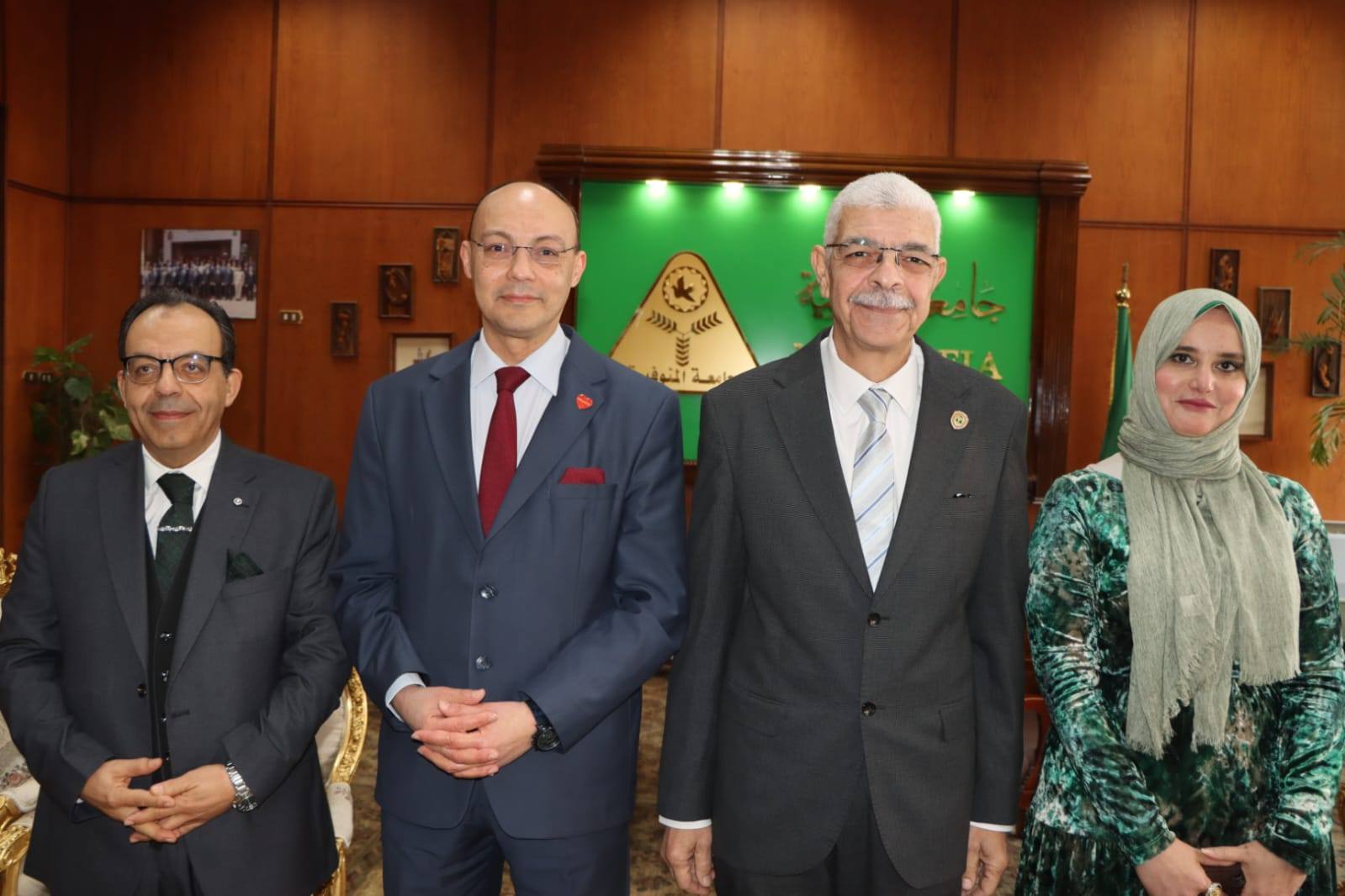 عميد كلية الطب يقدم الشكر لرئيس الجامعة لاختيار الوكلاء الجدد ويوجه التحية لوكيل شؤون التعليم والطلاب السابق