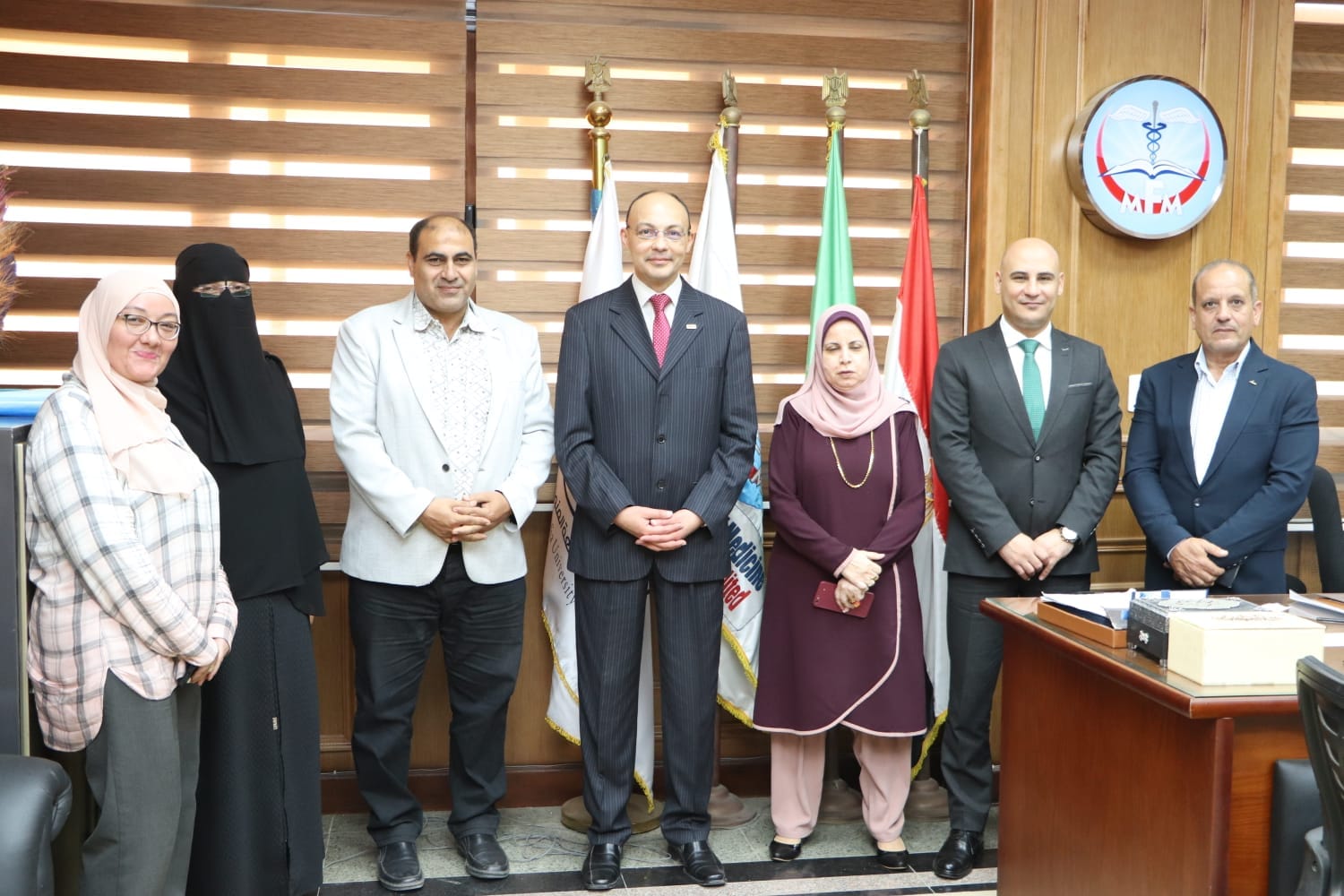 عميـد الكليـة يستقبـل مـديـري الإدارات الجـدد بالمستشفيـات الجامعيـة وكلية الطب