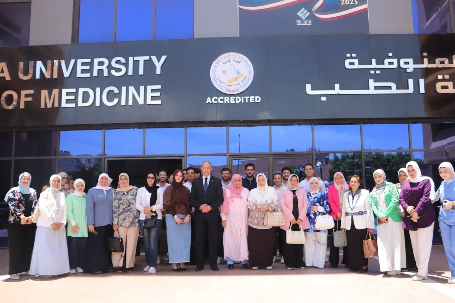 عميـد الكليـة يفتتـح المعـرض العلمـي لطـلاب الفرقـة الخامسـة بقسـم الطـب الشرعـي والسمـوم الإكلينيكيـة