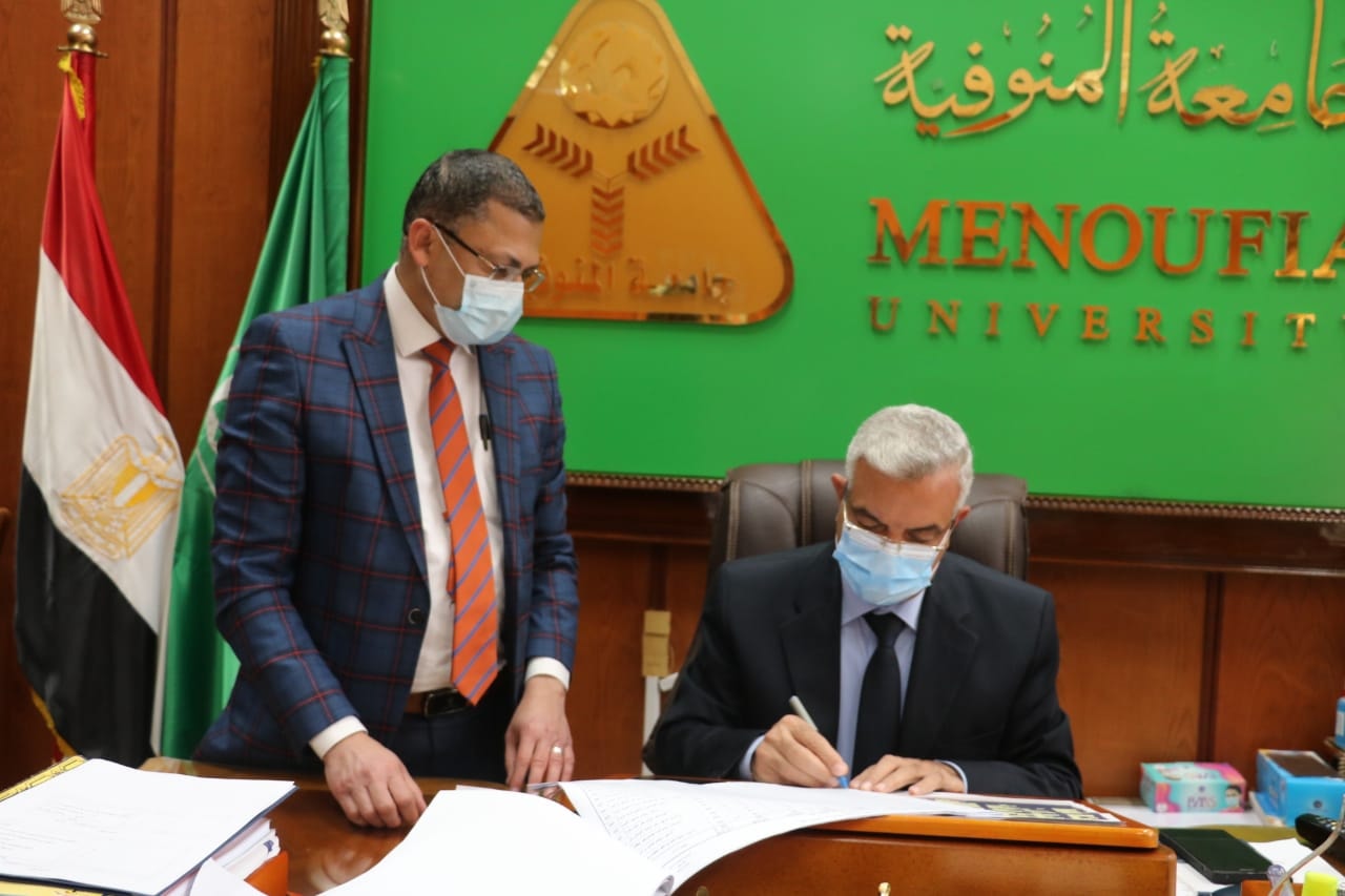 رئيس جامعة المنوفية يعتمد نتيجة بكالوريوس الطب الدفعة ٣٤