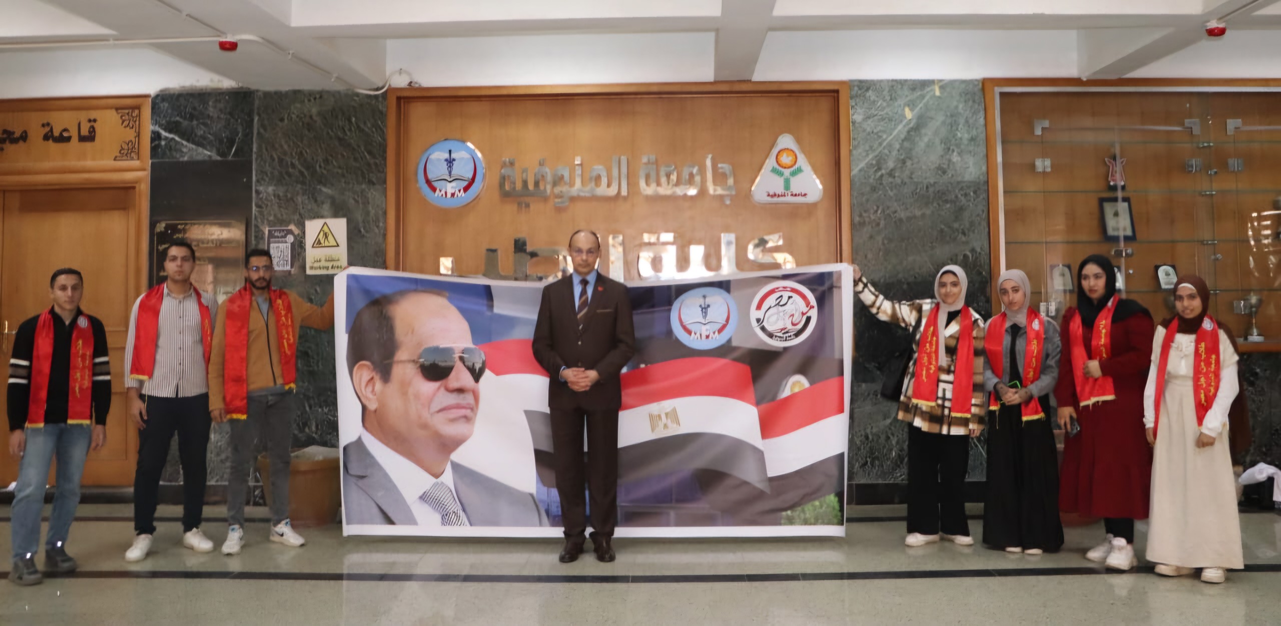 طلاب كلية الطب في زيارة للمتحف المصري الكبير في إطار تعزيز الوعي الحضاري والانتماء الوطني