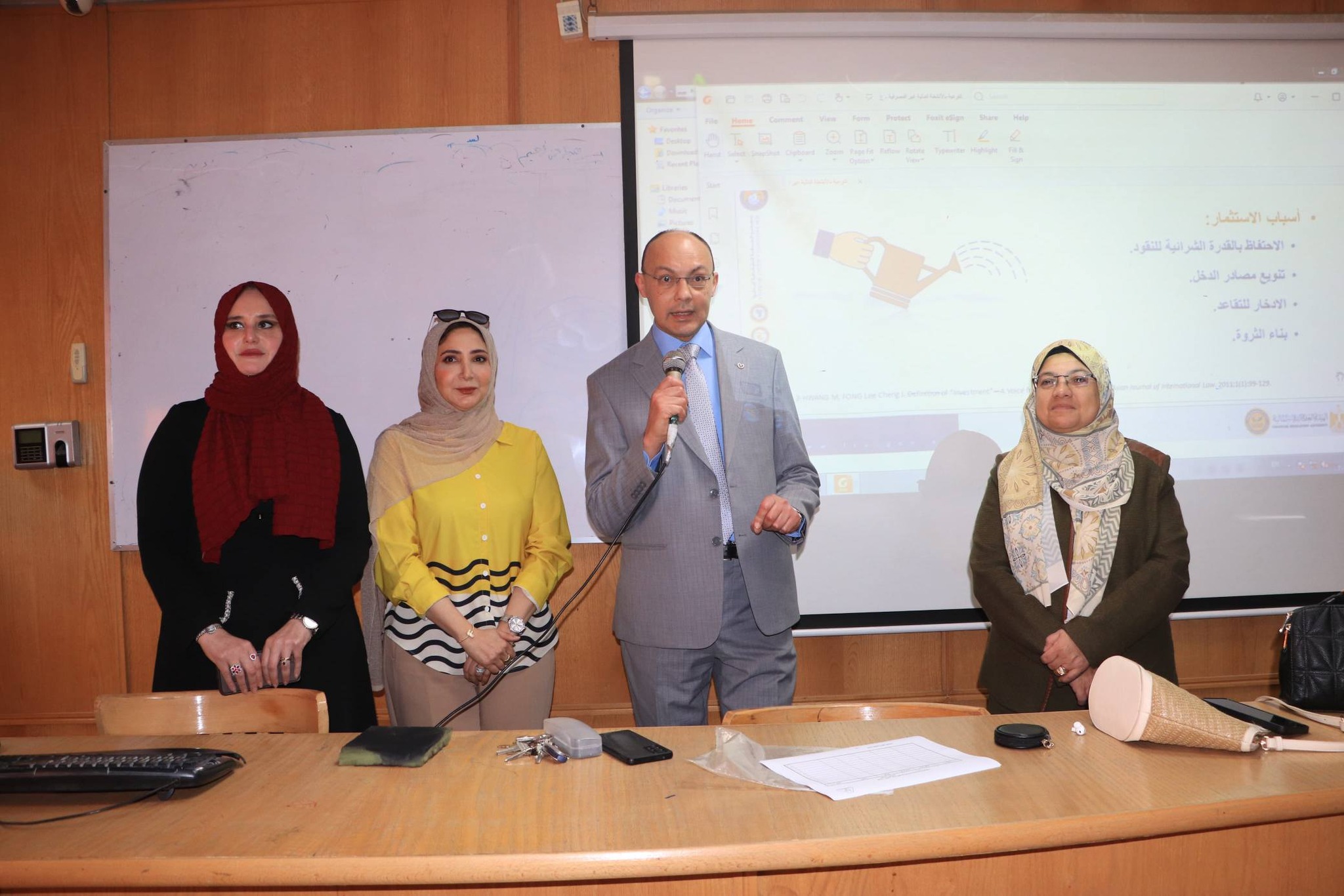 كلية الطب تواصل تنفيذ الدورات التدريبية للتثقيف والتوعية المالية لطلابها