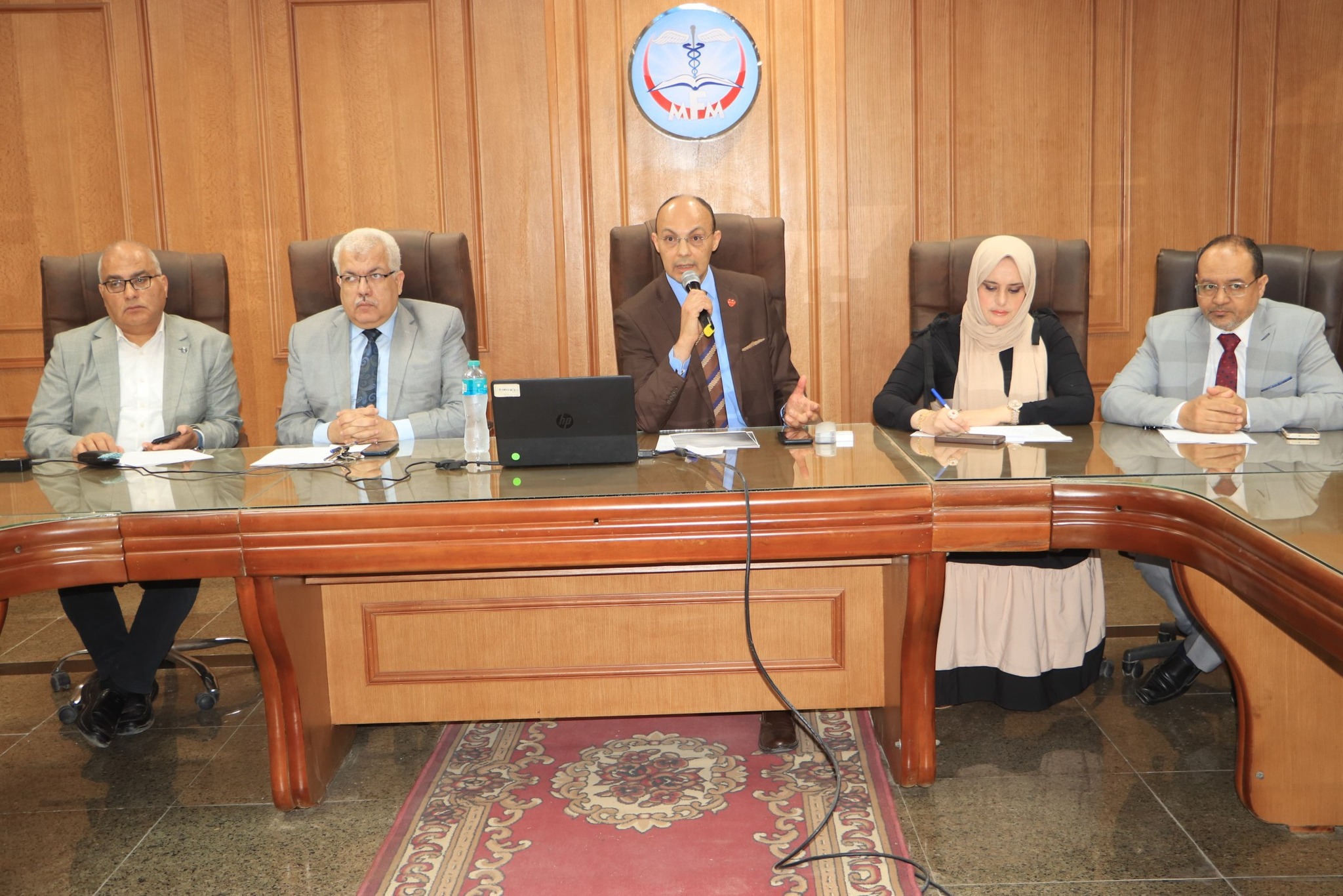 مجلس كلية الطب يعقد جلسته العاشرة للعام الجامعي 2024/2025