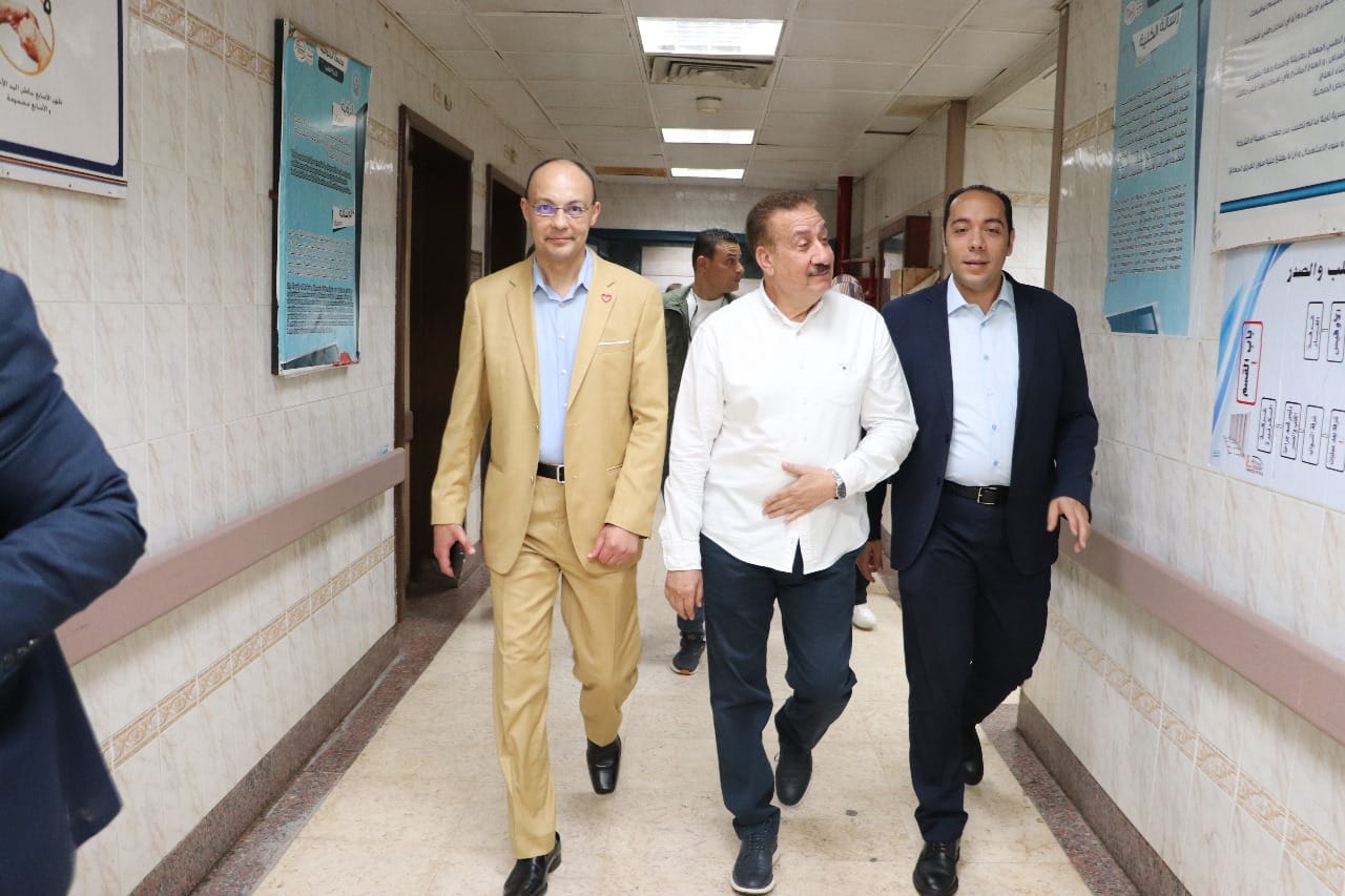 محافظ المنوفية في زيارة لكلية الطب ومستشفيات جامعة المنوفية