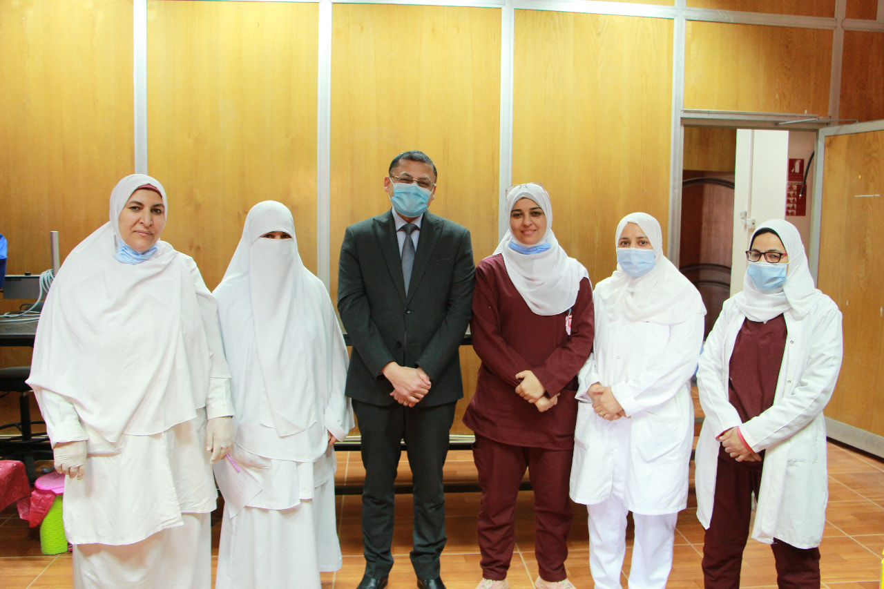 إستمرار حملة تطعيم الأطقـم الطبيـة و العامليـن بمستشفيـات جامعـة المنوفيـة و البدء في تطعيم الأطقم الطبية بمعهد الكبد القومى