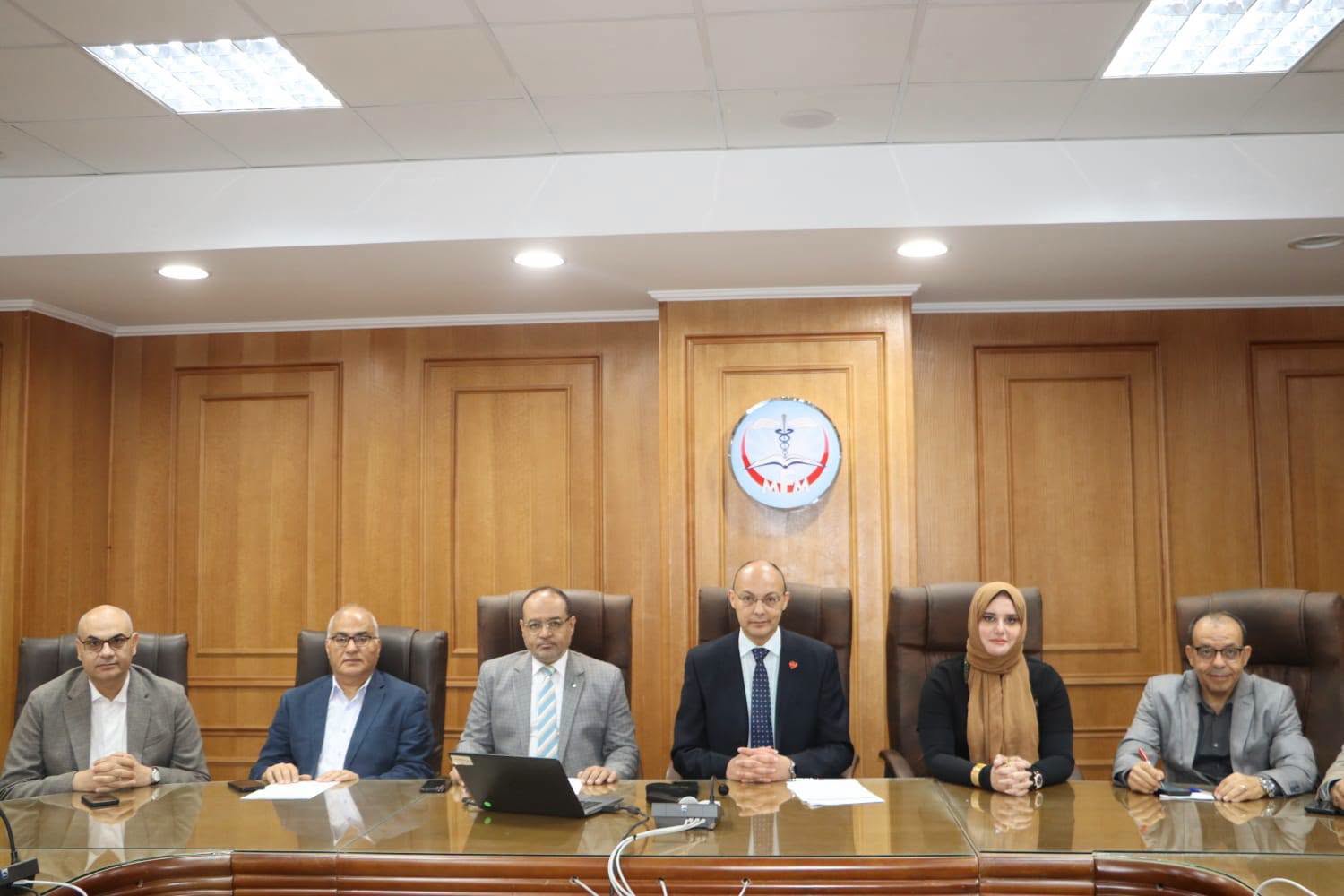 مجلس إدارة المستشفيات الجامعية يعقد جلسته الحادية عشرة لمتابعة تطوير منظومة العمل والخدمات الطبية بالمستشفيات الجامعية