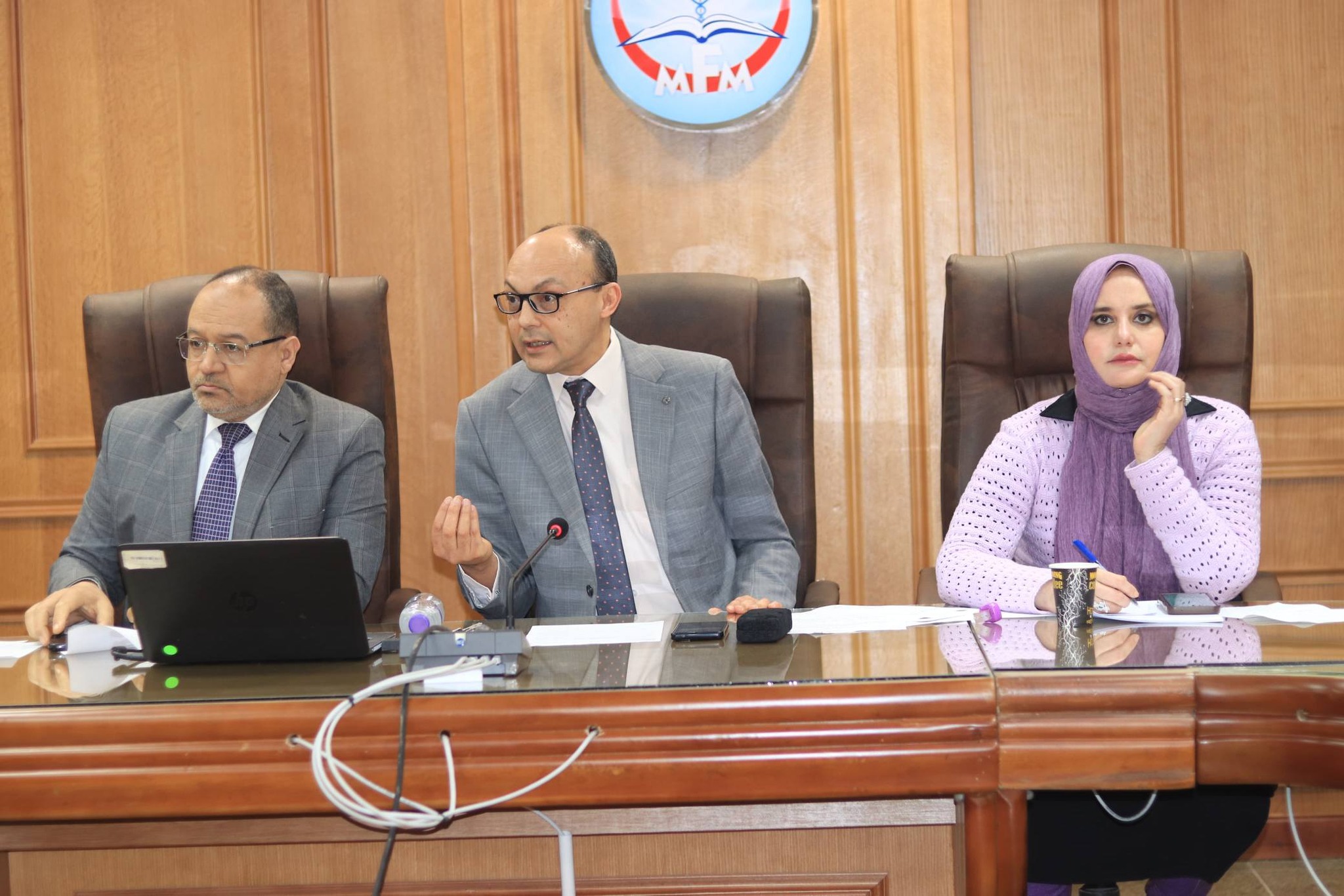 مجلـس إدارة المستشفيـات الجامعيـة يعقـد جلستـه الثامنـة للعـام الجامعي 2025/2026