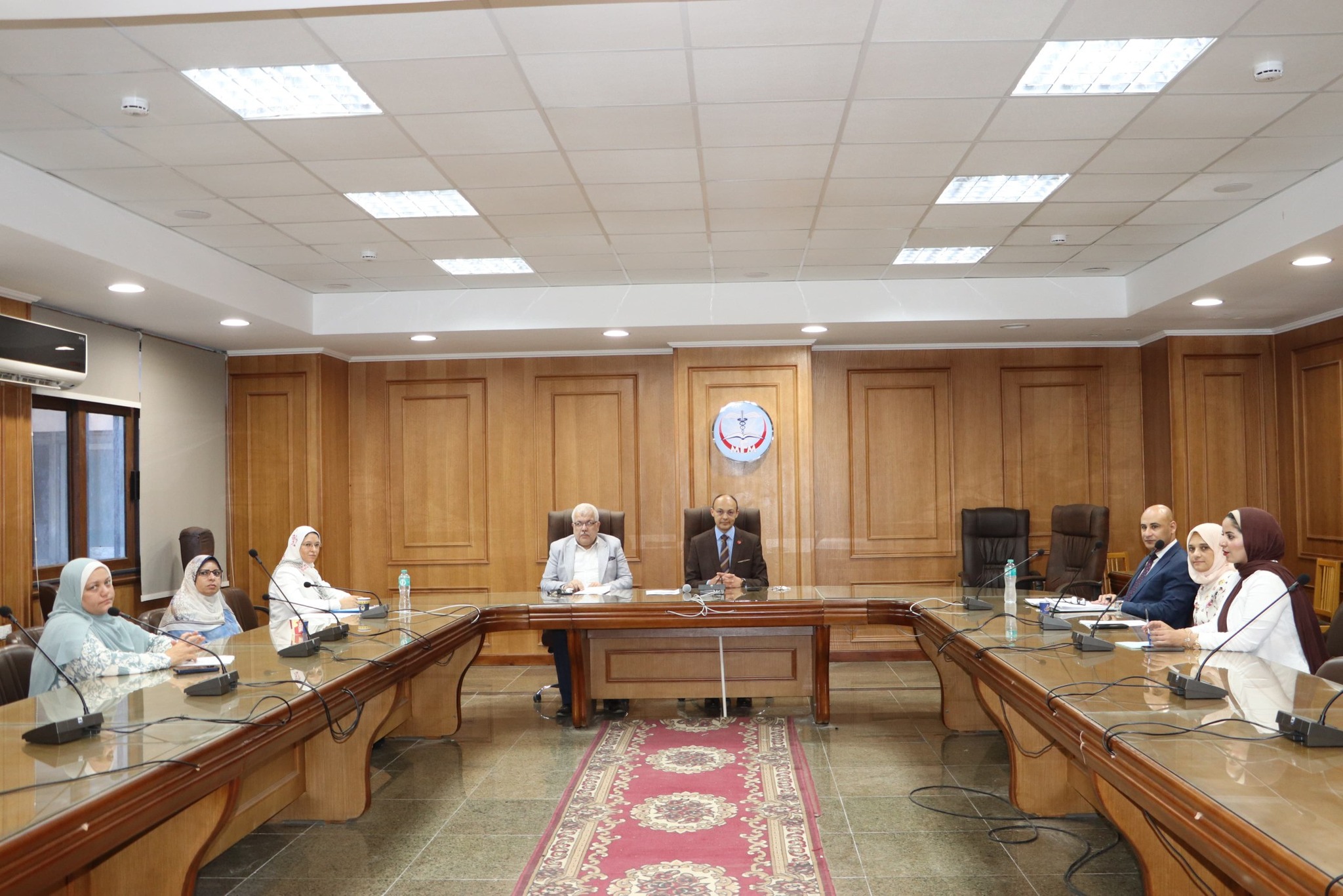عميد الكلية يرأس اجتماع مجلس إدارة برنامج الطب والجراحة المتميز لبحث آخر استعدادات استقبال الطلاب الجدد