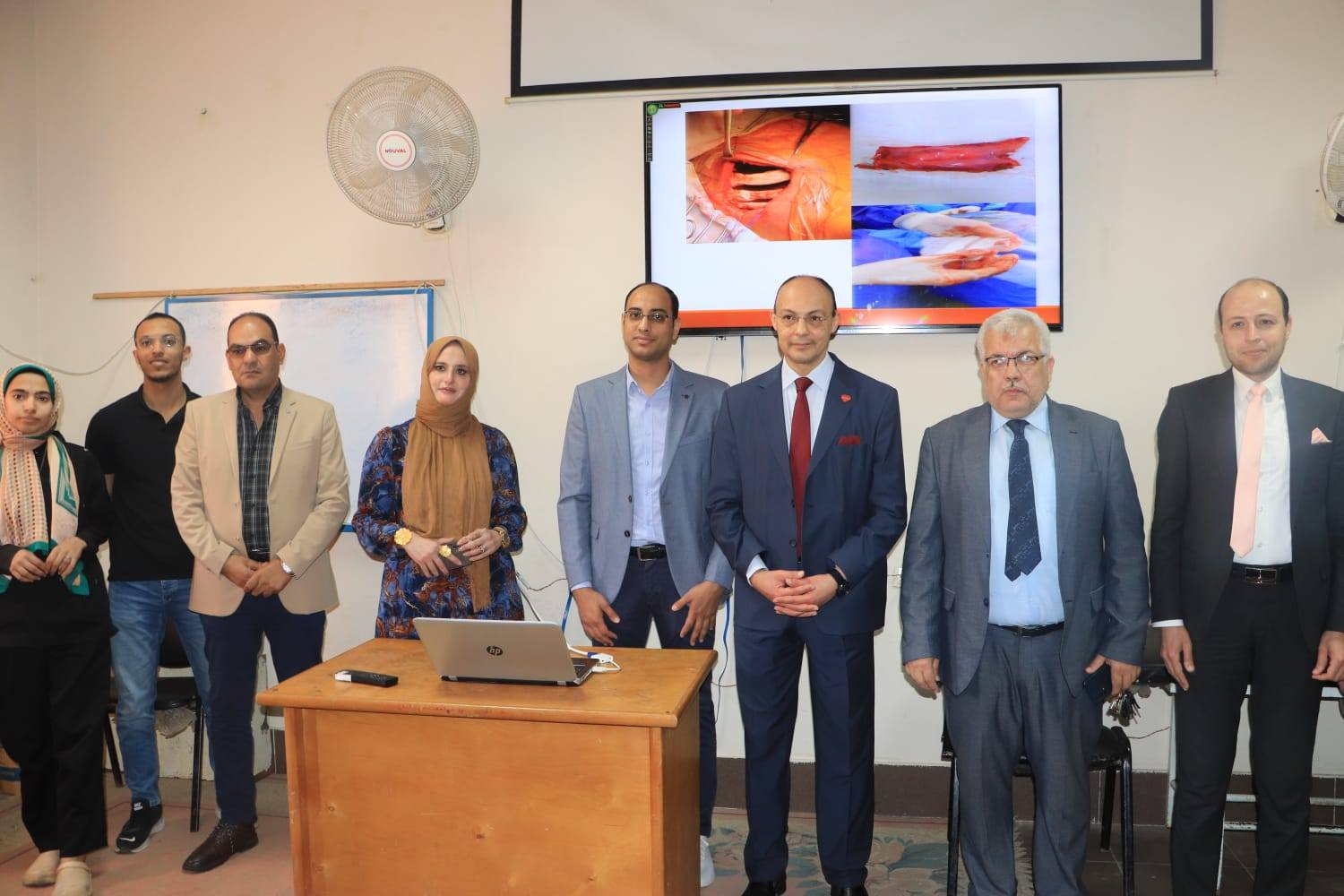 عميد كلية الطب يتفقد الجلسات العلمية المتخصصة لأقسام الكلية ضمن فعاليات المؤتمر العلمي الثلاثين