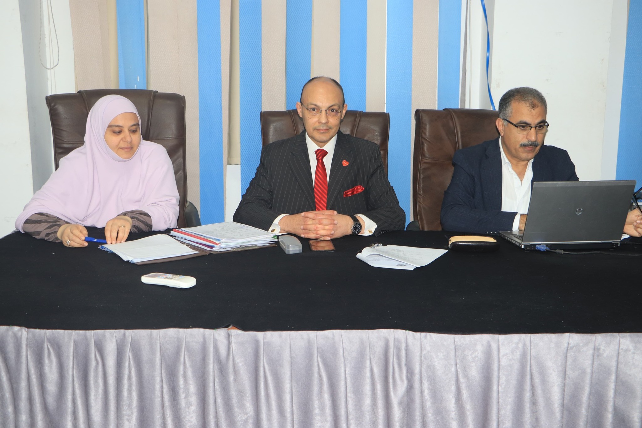 عميد كلية الطب يترأس اجتماع مجلس قسم القلب والأوعية الدموية بالمستشفيات الجامعية