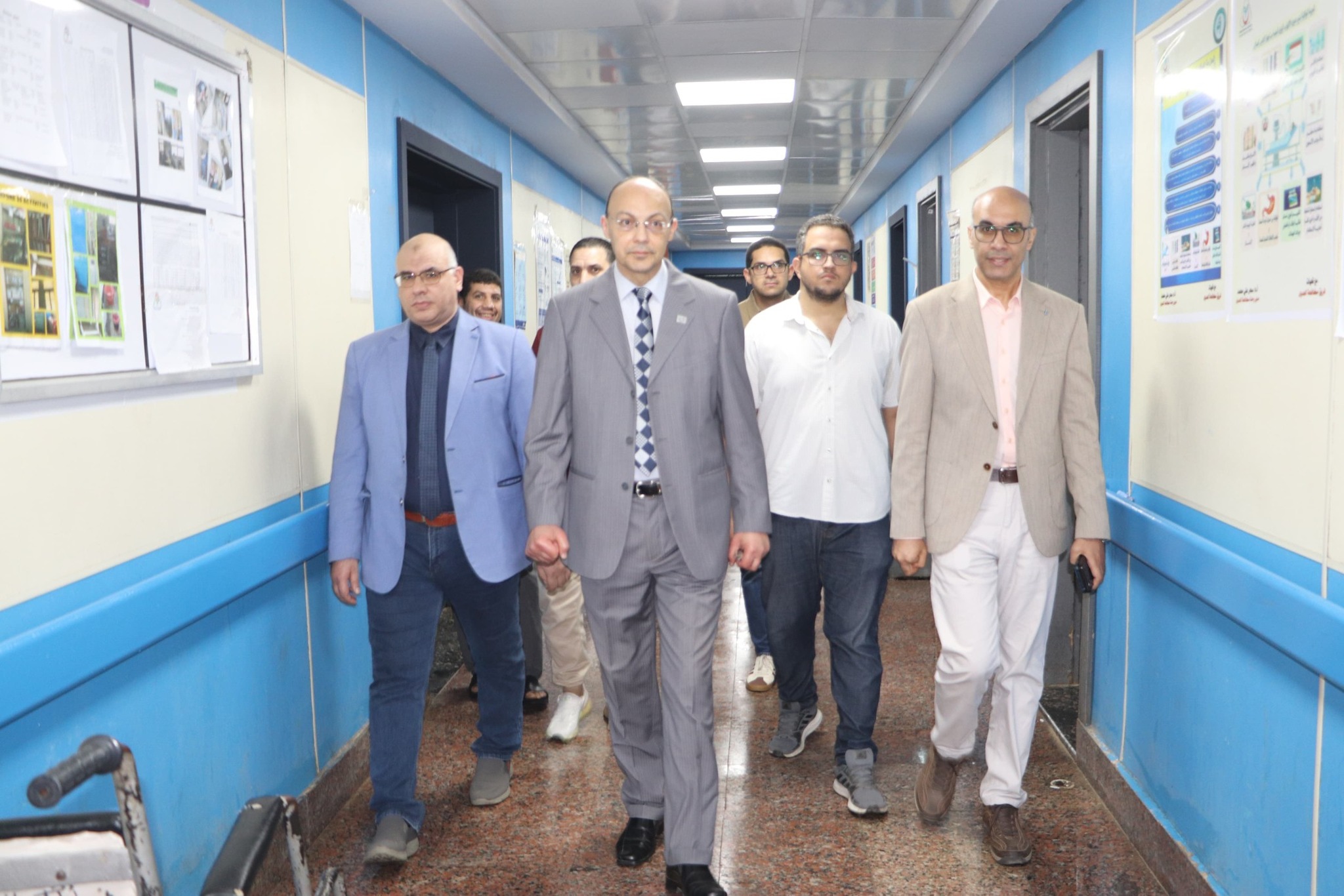 رئيس مجلس إدارة المستشفيات الجامعية يجري جولة ميدانية موسعة لمتابعة سير العمل ورفع كفاءة الخدمات الطبية