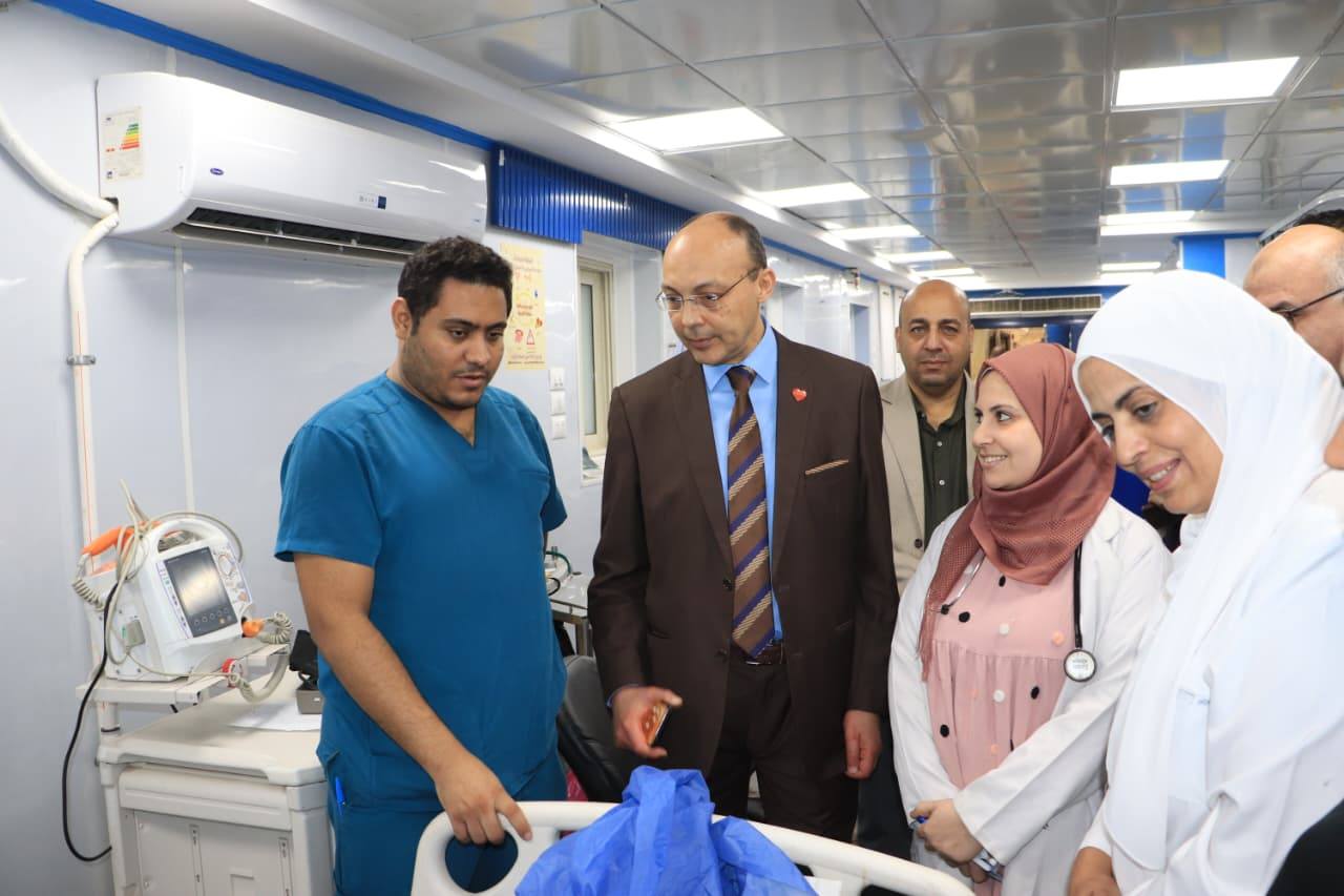 عميد الطب يتابع واقع الخدمة الطبية المقدَّمة داخل المستشفى الجامعي ويتفقد آخر أعمال التطوير والتحديثات