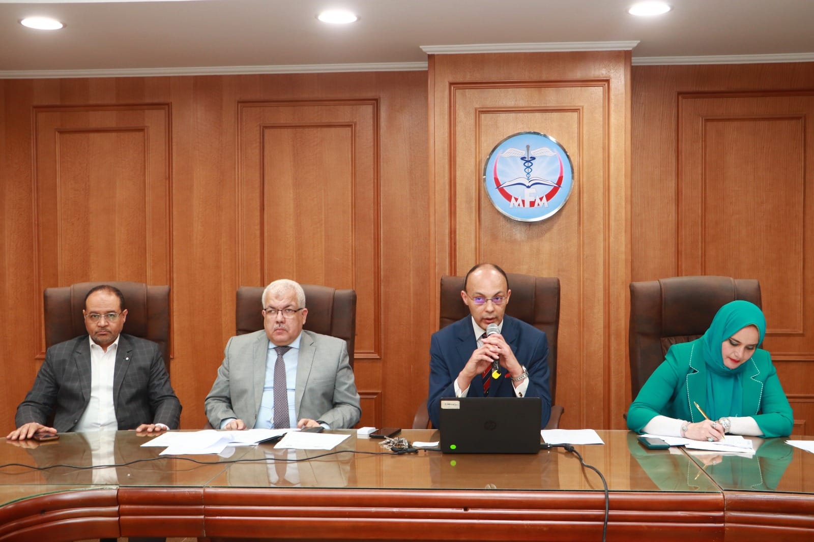 مجلــس كليـة الطـب جامعـة المنوفيـة يعقـد جلستـه العاشرة للعـام الجامعـي 2023/2024
