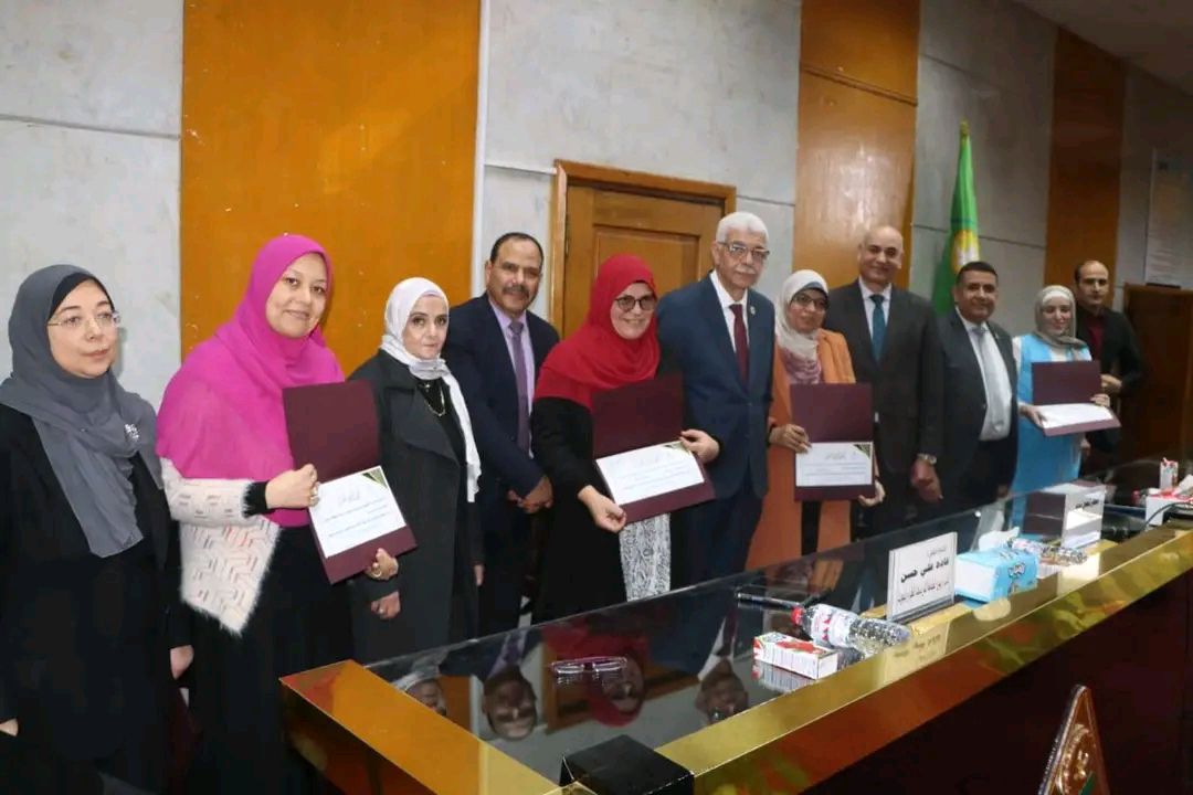 رئيس جامعة المنوفية يكرّم كلية الإعلام لمشاركتها في فوز الجامعة بالمركز الثالث كأفضل جامعة صديقة للبيئة
