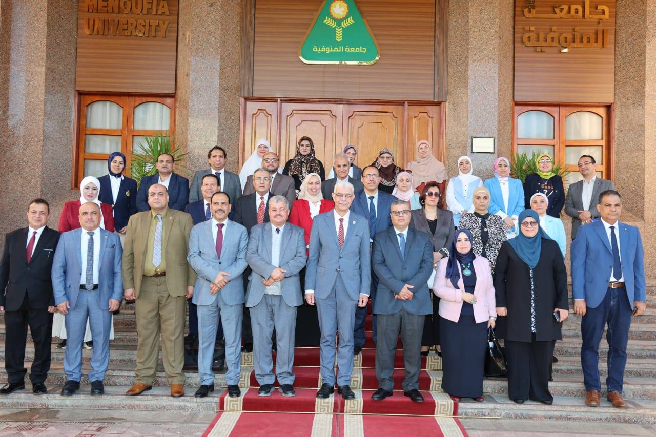 رئيس جامعة المنوفية يستقبل فرق الهيئة القومية لضمان الجودة لزيارة كليات الإعلام والتجارة والتربية ضمن استعدادات الجامعة للحصول على الاعتماد الأكاديمي الشامل