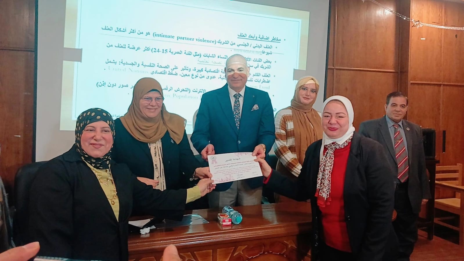 بحضور نائب رئيس الجامعة لشئون التعليم والطلاب ..  كلية الإعلام تنظم ندوة حول المعالجة الإعلامية لقضايا العنف ضد المرأة