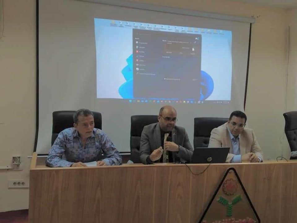 الدكتور هشام الصعيدى فى ورشة عمل بصيدلة المنوفية 