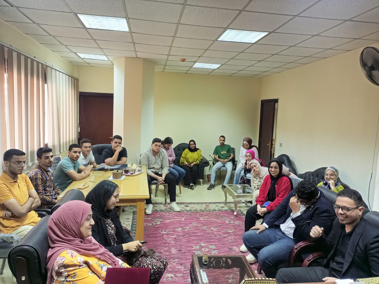 عميد الكلية يجتمع مع اتحاد الطلاب لمناقشة خطة العمل القادمة