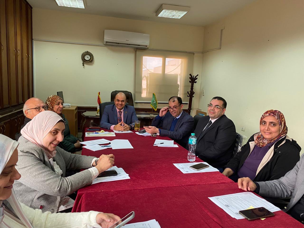 مجلس كلية الصيدلة يرسّخ قواعد امتحانات الفصل الدراسي الأول ويؤكد الالتزام الصارم بالمواعيد