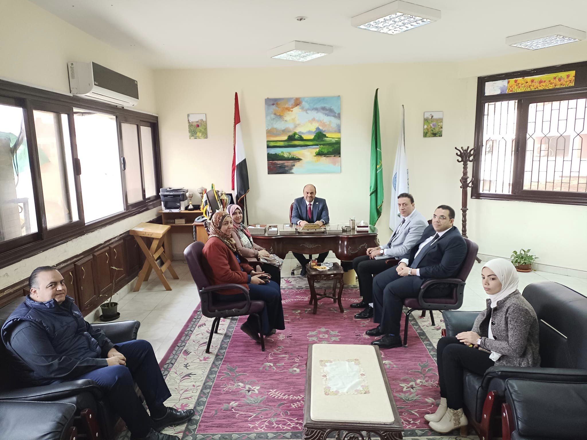 ندوة عن كيفية حدوث الزلازل وطرق مواجهة الأزمات الناجمة عنها.