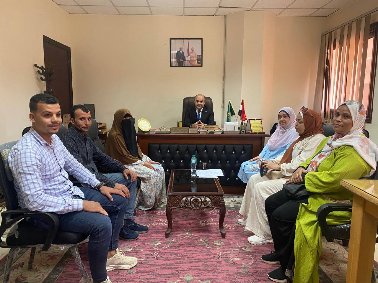 عميد كلية الصيدلة يعقد اجتماعًا موسعًا مع فنيي المعامل استعدادًا لانطلاق العام الدراسي الجديد