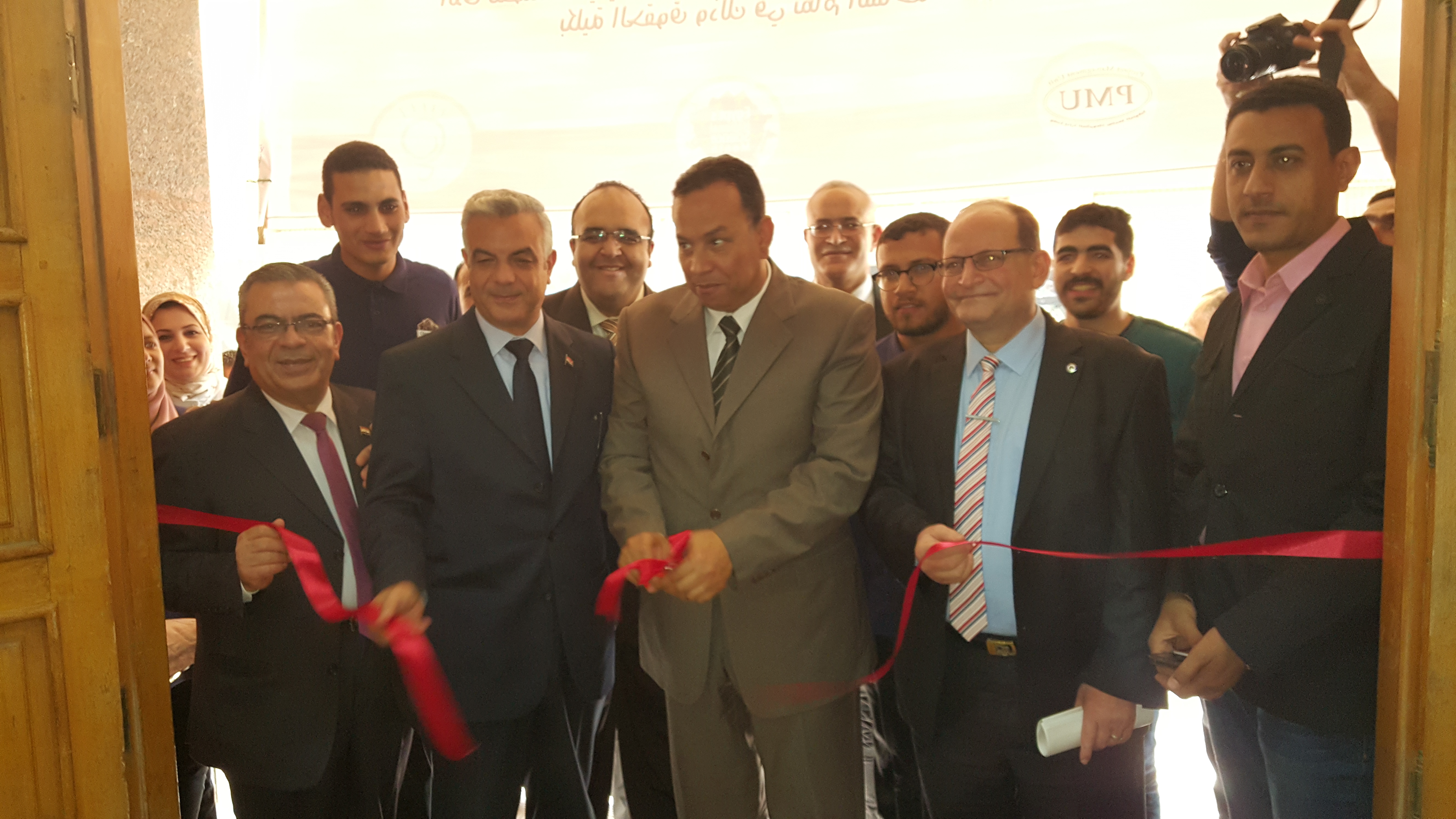 رئيس الجامعة و عميد الكلية