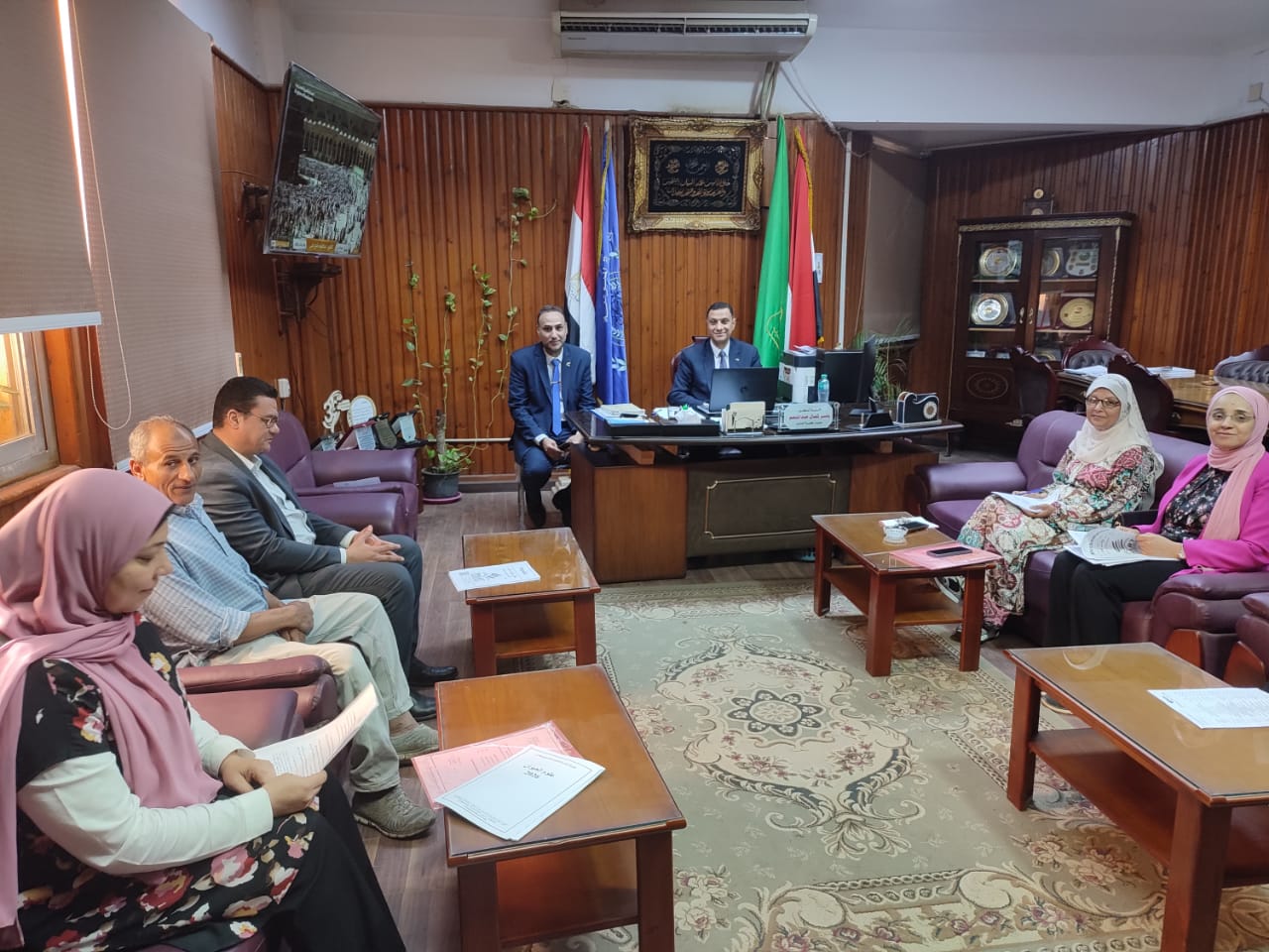 اجتماع لجنة شراء الكتب بكلية العلوم للعام المالي 2025 / 2026