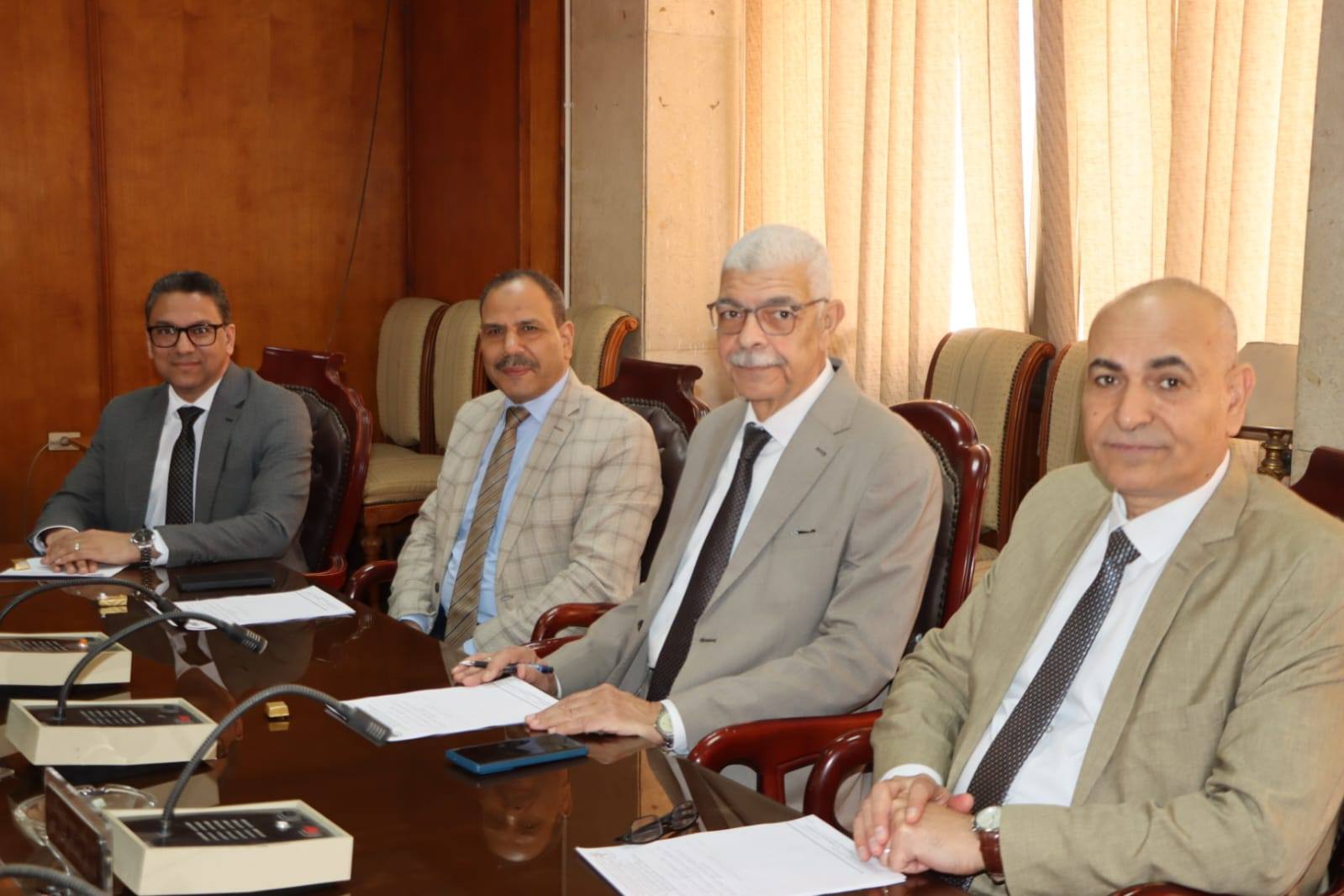 رئيس جامعة المنوفية يرأس إجتماع ضمان الجودة لمتابعة سير العمل بالكليات المتقدمة للإعتماد المؤسسي 2025