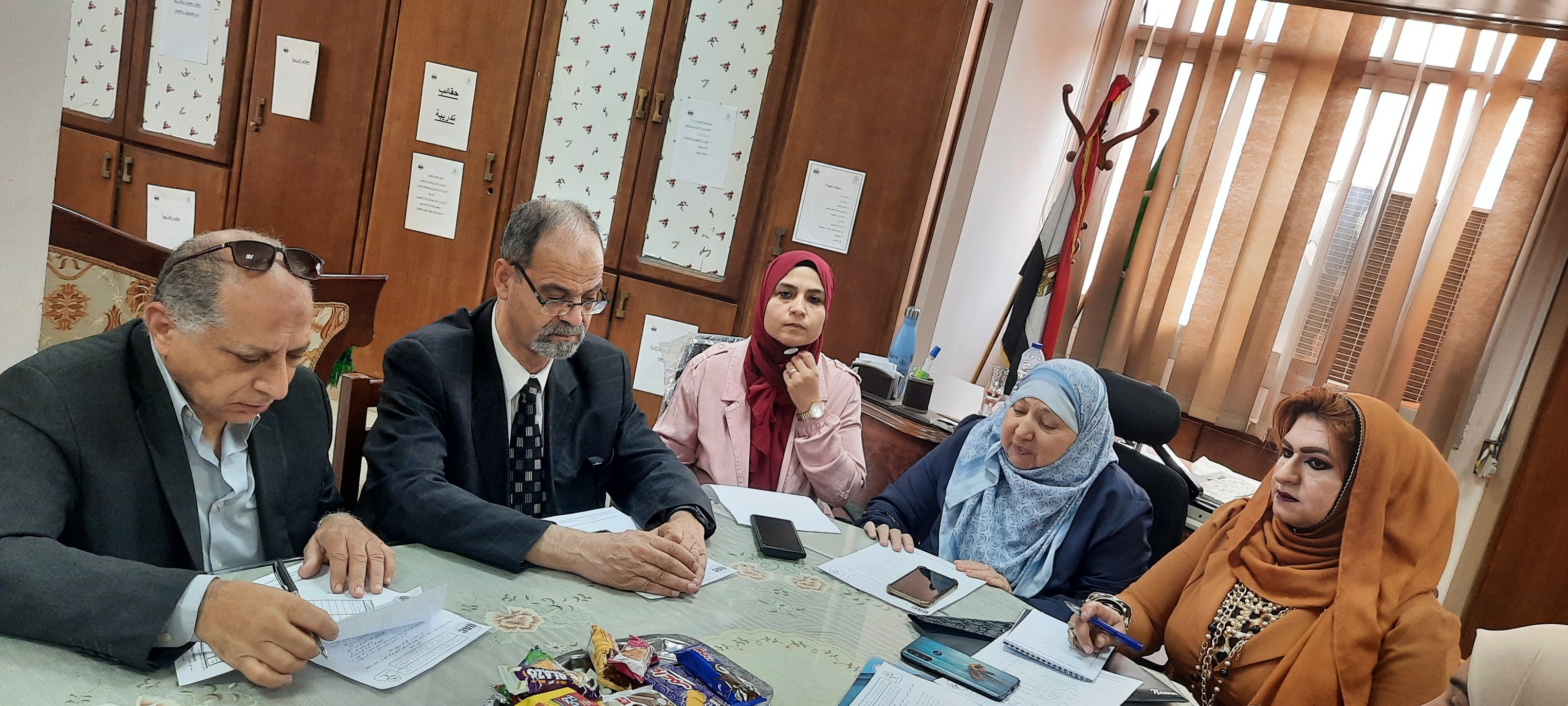 اجتماع مدير مركز ضمان الجوده مع مديرى الوحدات بكليات جامعه المنوفيه 
