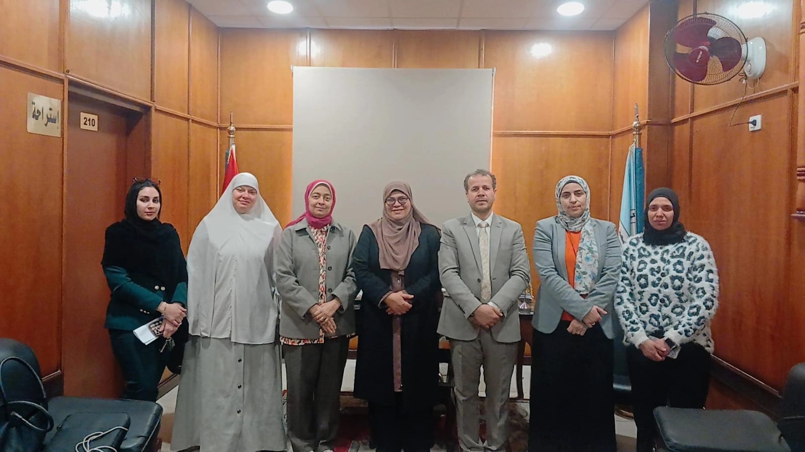 دعمًا لجودة العملية الامتحانية... مركز القياس والتقويم ينفذ زيارات ميدانية لكلية التجارة 