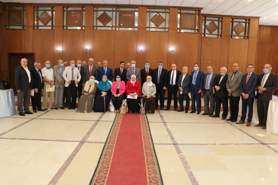 مجلس جامعة المنوفية يكرم الصباغ وأبو الخير لانتهاء فترة العمادة