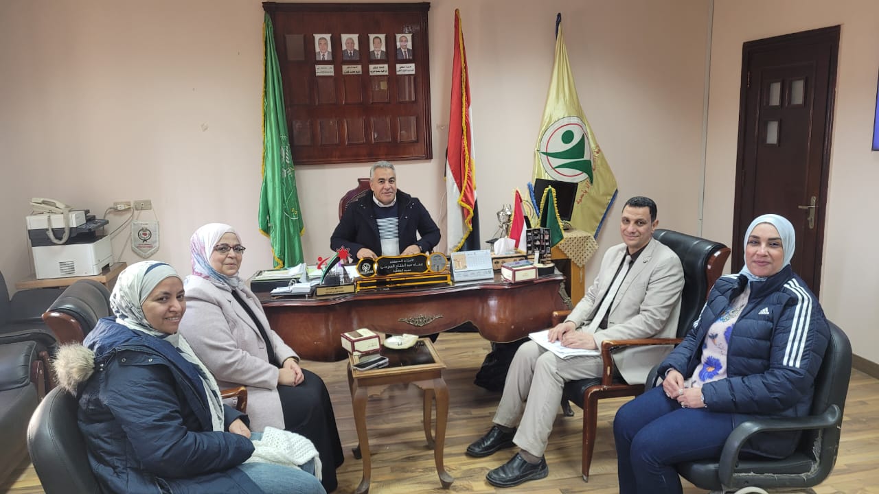 لجنة الإرشاد الأكاديمي بجامعة المنوفية تواصل زياراتها الميدانية بكليات الجامعة