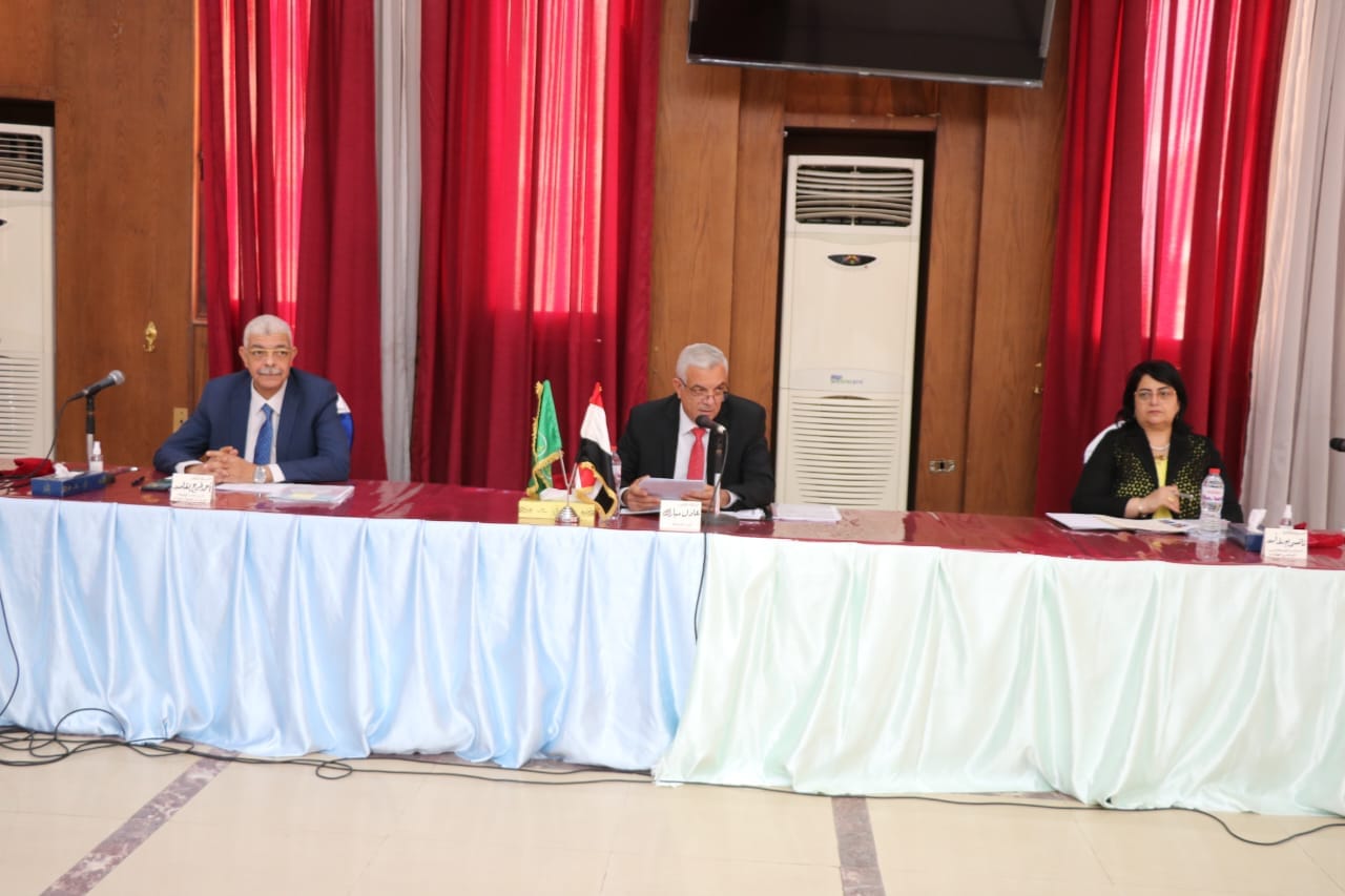 مبارك يرأس جلسة مجلس جامعة المنوفية يوليو ٢٠٢٢ 