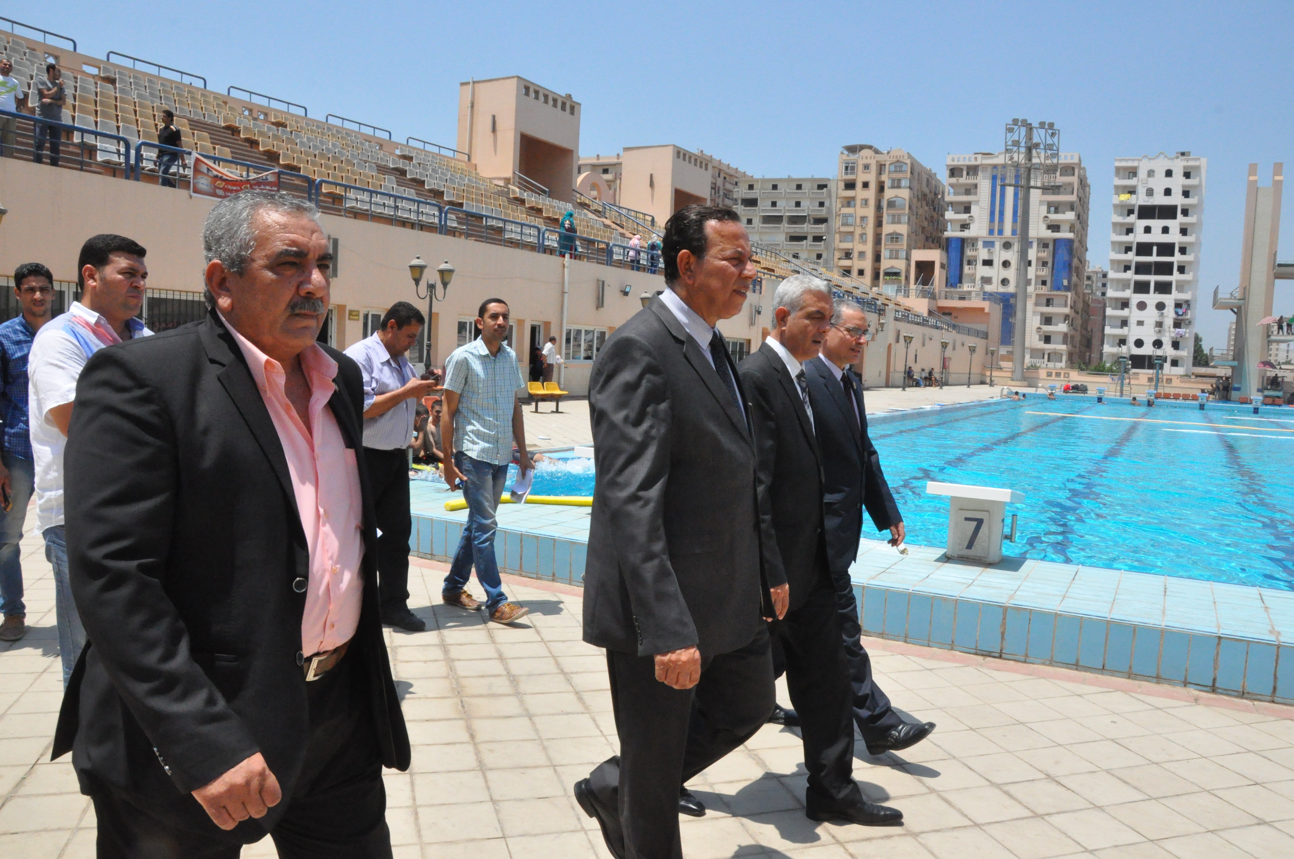 زيارة حمام السباحة 