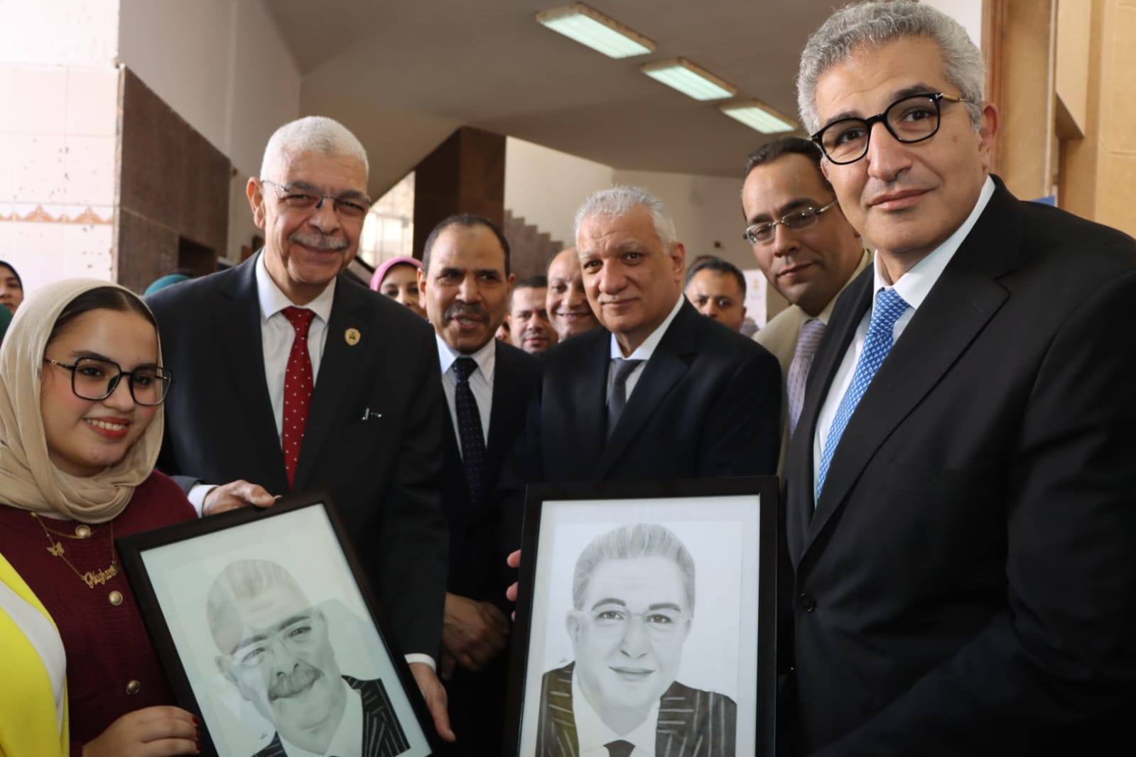 President of Menoufia University and the Secretary-General of the Supreme Council of Universities Inspect the Exhibition on Localizing and Developing Craft Projects and National Industries within the Third Community Service and Environmental Development Conference