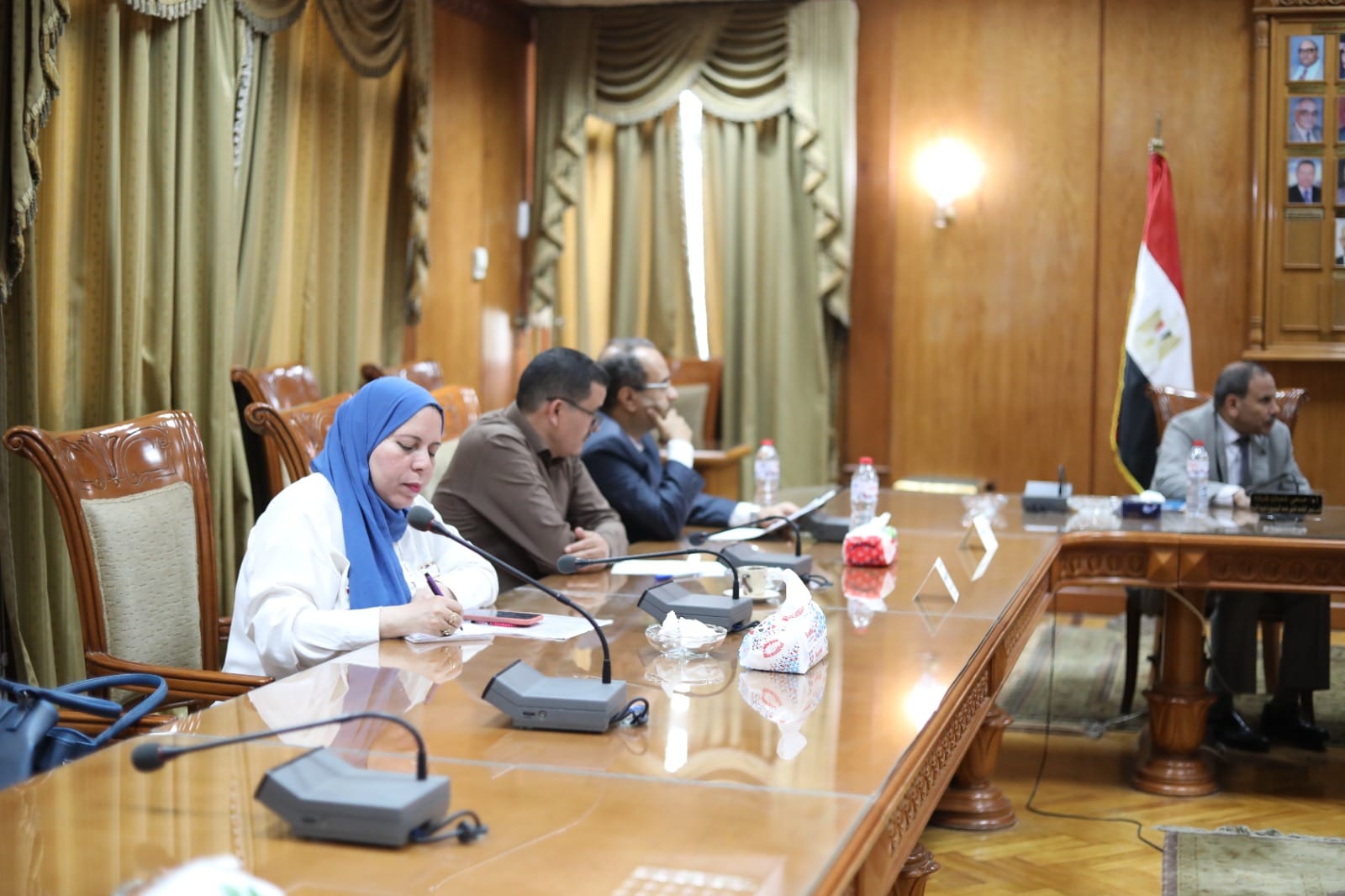 President of Menoufia University holds a meeting of the New and Renewable Energy Research Center