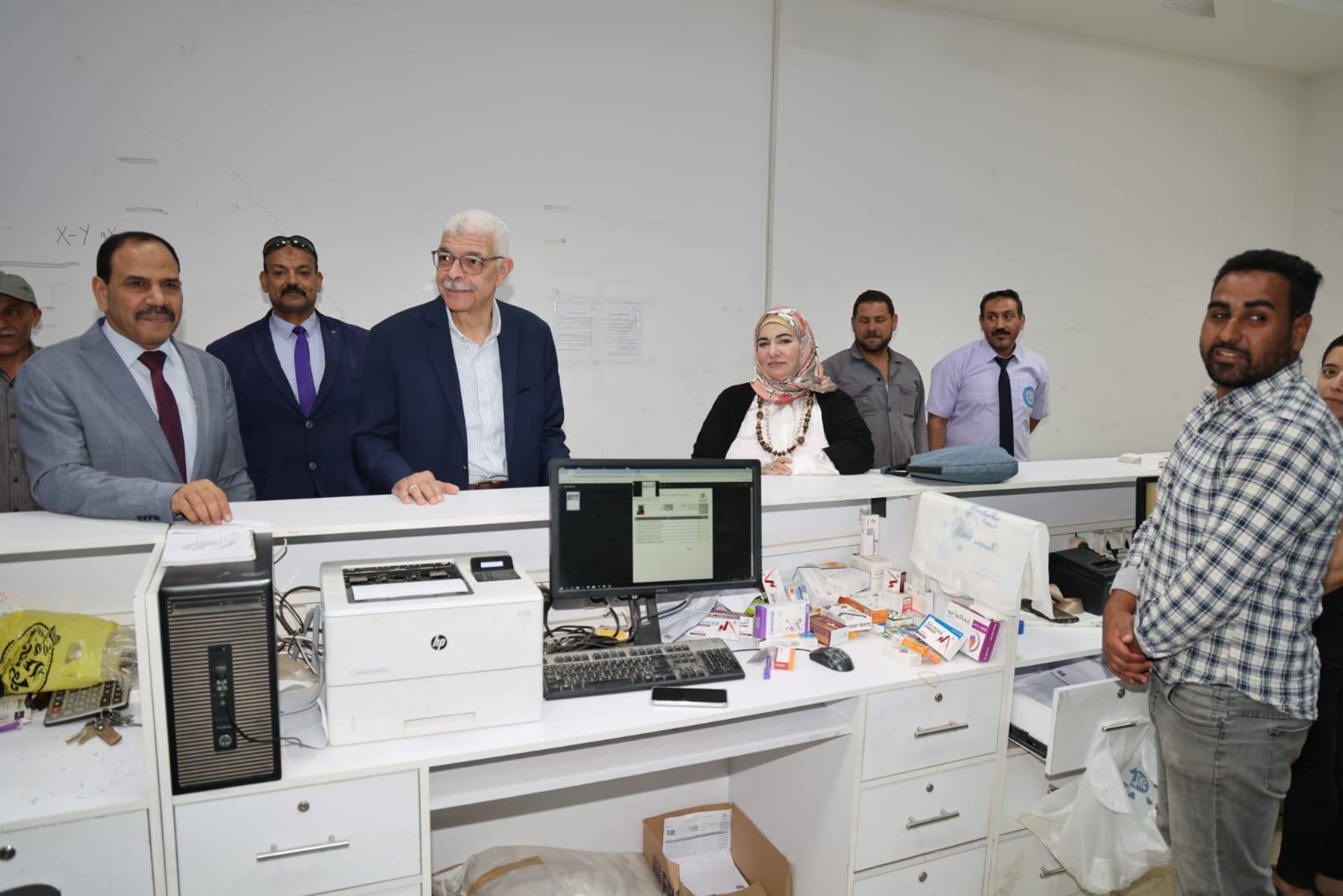 رئيس جامعة المنوفية يتفقد صيدلة الإسعاف بالمجمع الطبي ويؤكد انتظام صرف الأدوية ودعم الخدمات العلاجية