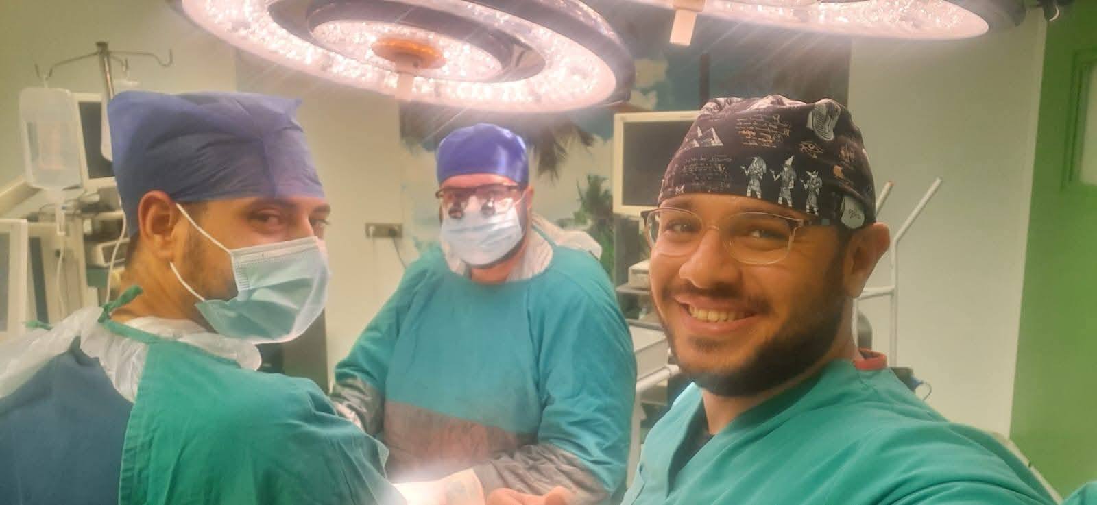 رئيس جامعة المنوفية: 12 ساعة جراحات دقيقة تنقذ 5 حالات حرجة بمعهد الكبد القومي