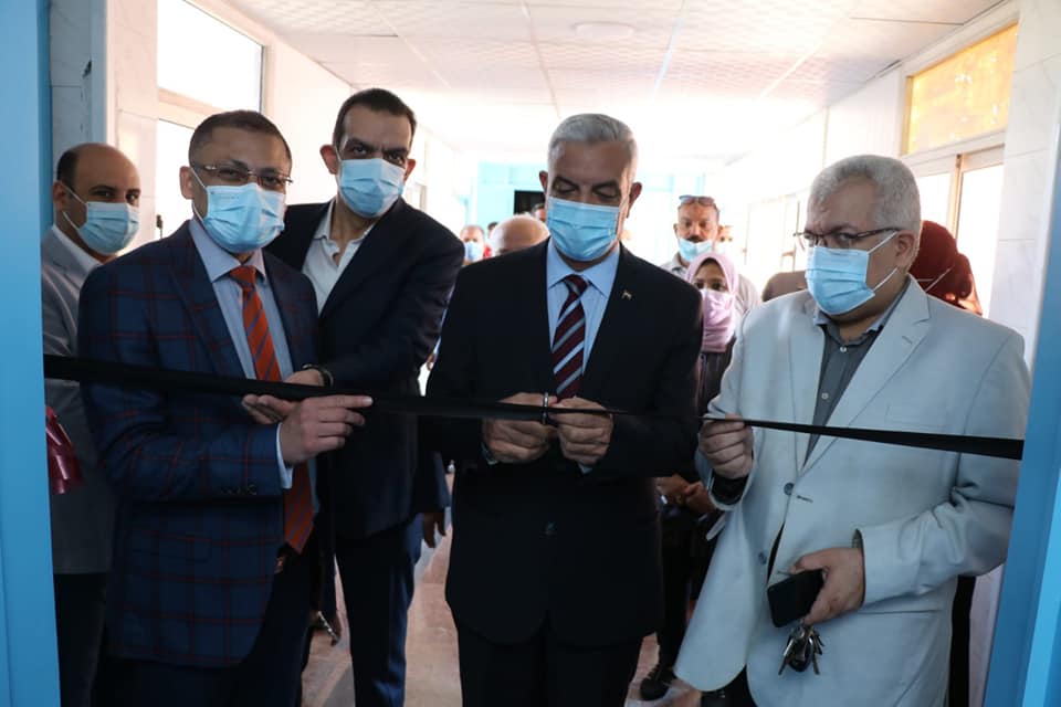 Within the series of openings at Menoufia University Hospitals.. Mubarak inaugurates an intensive care room at the Oncology Hospital