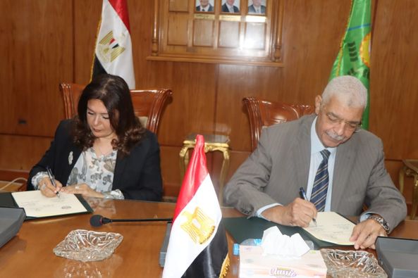 El-Kased and Shaden sign cooperation protocols to provide medical services to faculty members and students and continuing medical training at Menoufia University Hospitals