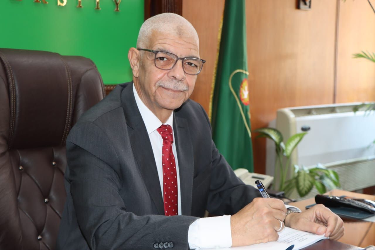 رئيس جامعة المنوفية يكلف فريق طبى متكامل من المستشفيات الجامعية للكشف ومتابعة الحالة الصحية لمصابى حادث الإقليمي 