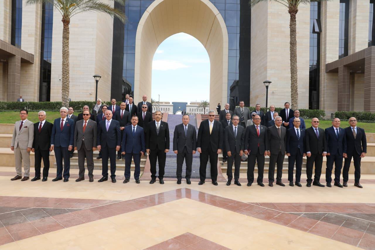 رئيس جامعة المنوفية يشارك في اجتماع المجلس الأعلى للجامعات بالعاصمة الإدارية الجديدة