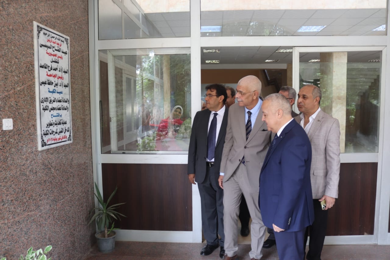 President of Menoufia University inspects summer term exams at the Faculty of Agriculture and modernization works at the faculty