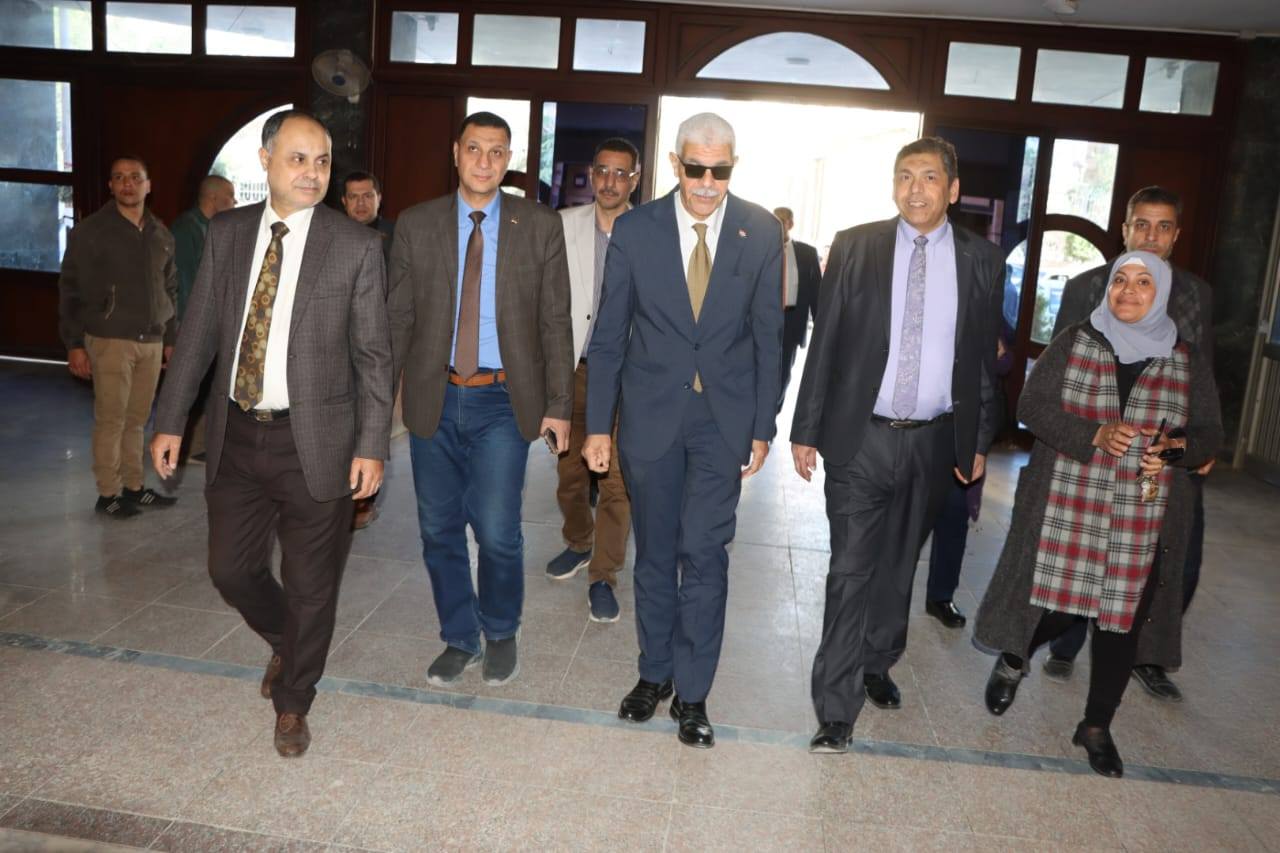 President of Menoufia University inspects the progress of the educational process in the second semester and the modernization and maintenance work at the Faculty of Science