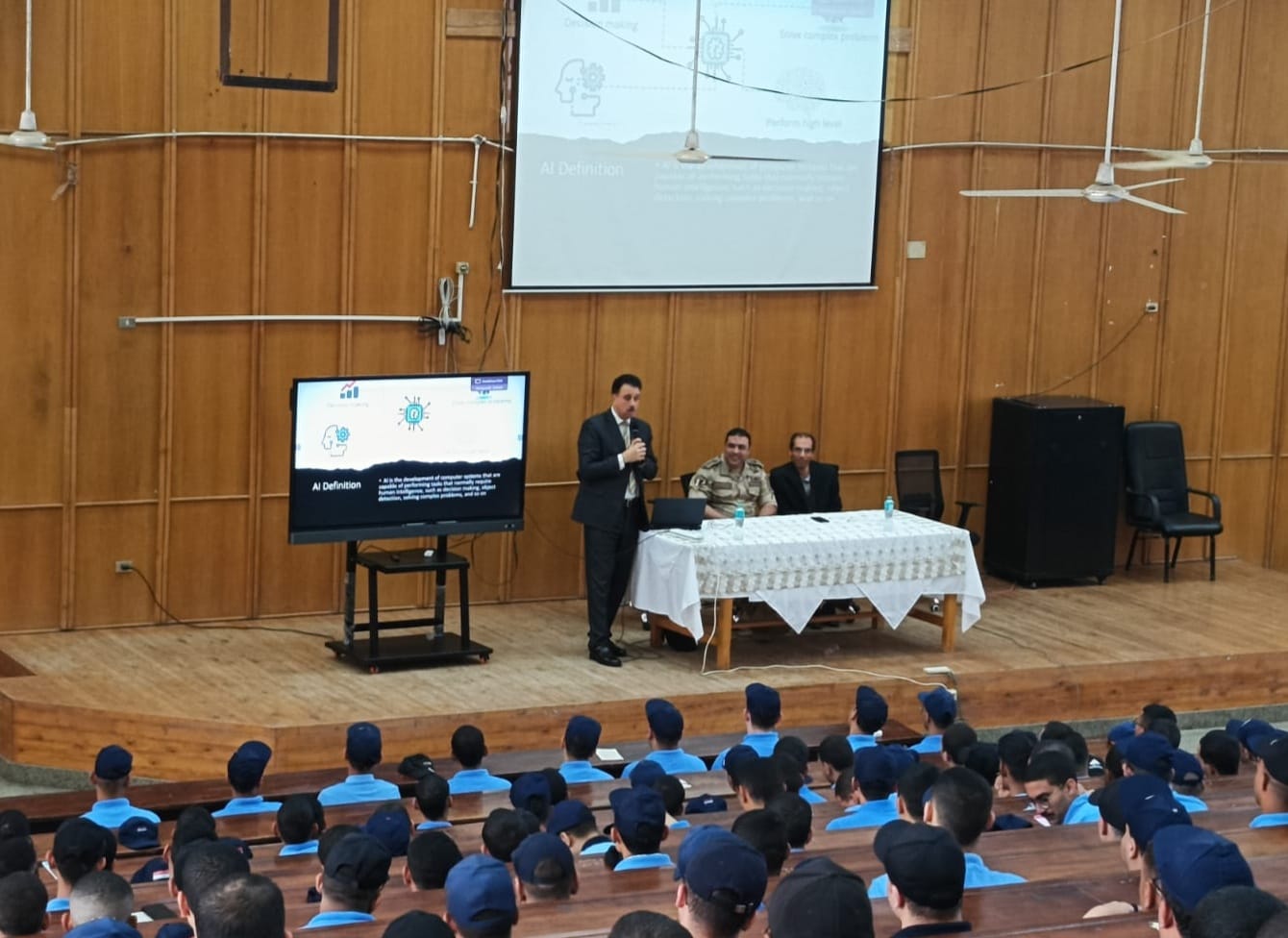 الذكاء الإصطناعي وأثره في المجتمع في ندوة بجامعة المنوفية لطلاب الدورة رقم "42" تربية عسكرية
