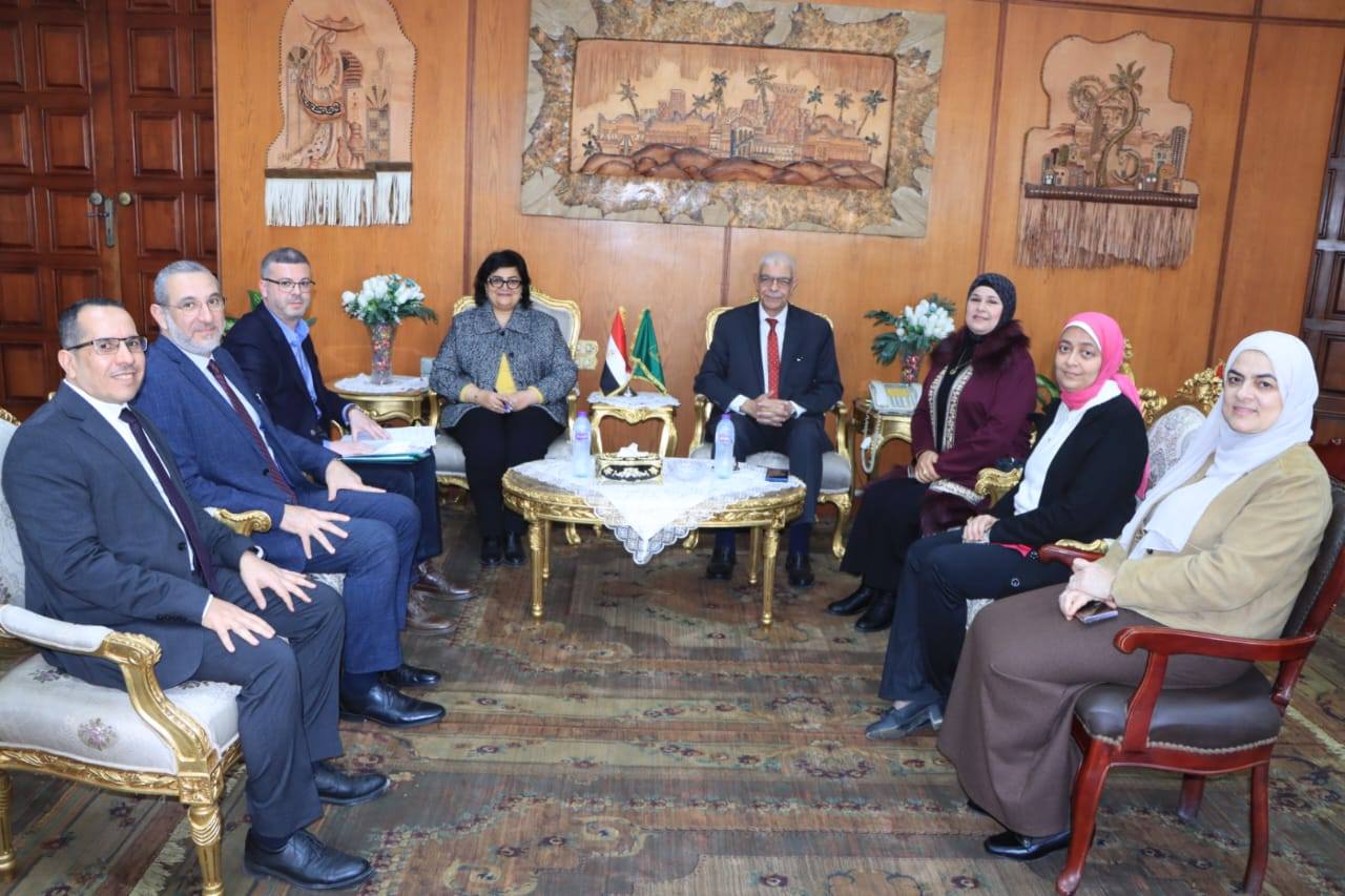 رئيس جامعة المنوفية يناقش خطة إنشاء توسعات لجامعة المنوفية الأهلية وافتتاح برامج جديدة