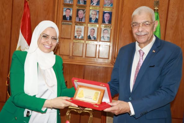The President of Menoufia University signs a cooperation protocol with the “Aris Egypt” factory to provide training and employment opportunities for students and graduates
