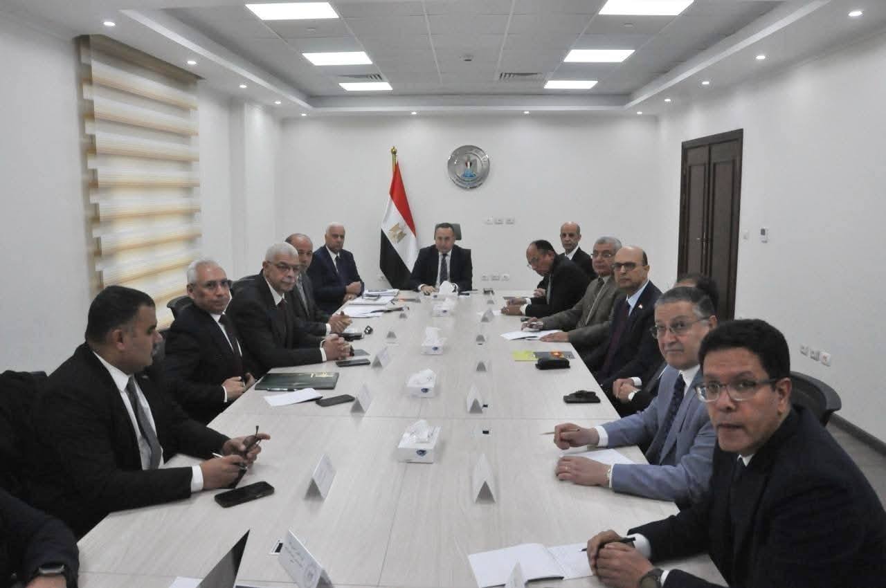 رئيس جامعة المنوفية يشارك فى اجتماع وزير التعليم العالي لمتابعة انتظام الدراسة بالفصل الدراسي الثاني بالجامعات الأهلية