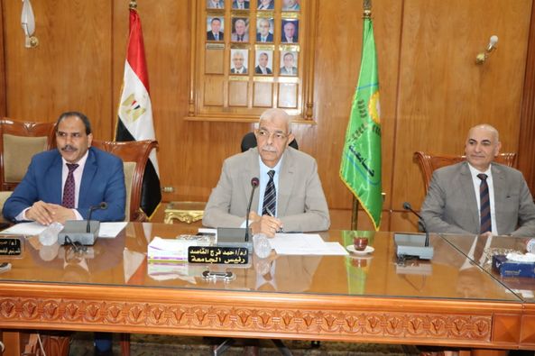 President of Menoufia University convenes the University Facilities Committee and follows up on the implementation status of projects
