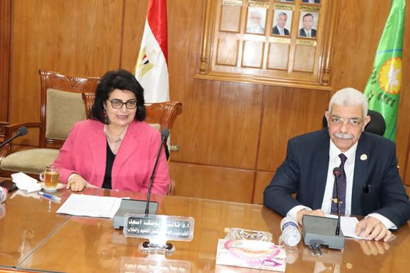 The President of Menoufia University holds the monthly meeting of the University Facilities Committee